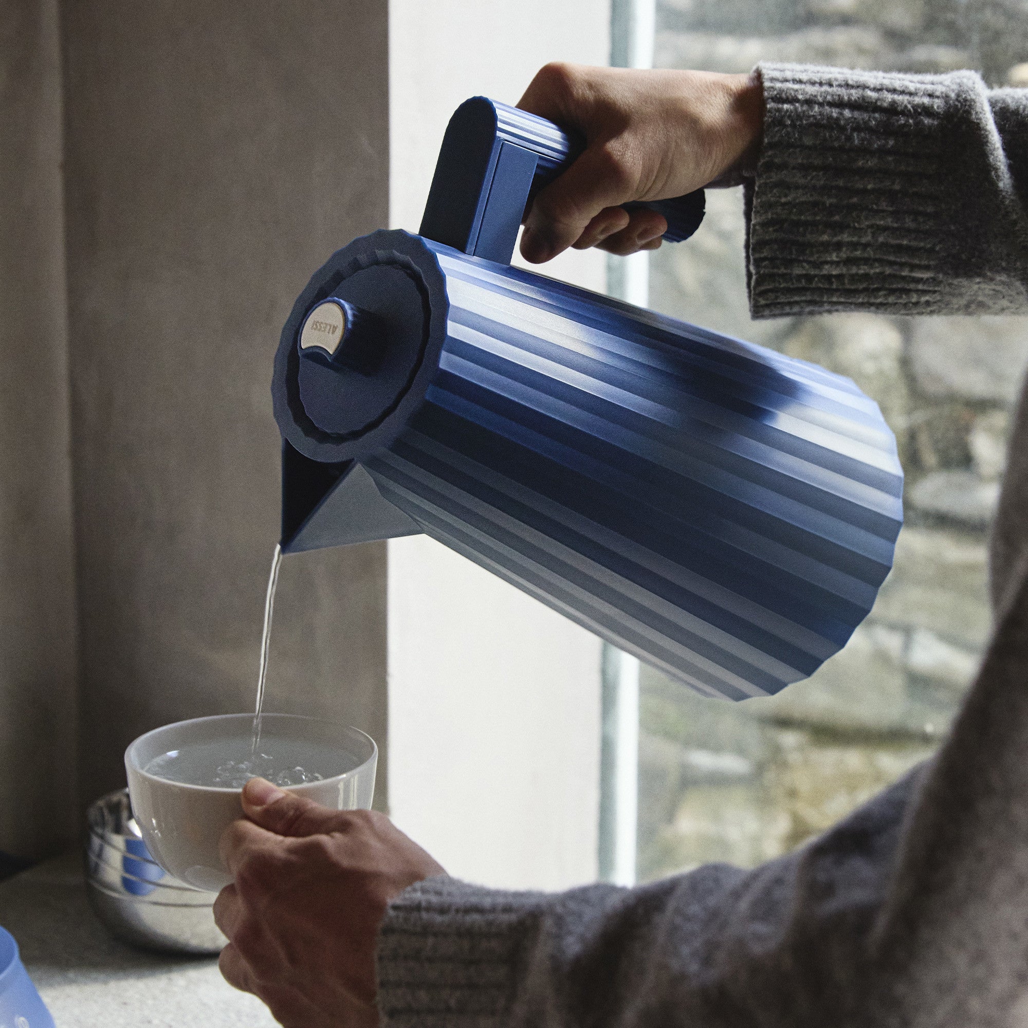Elektrischer Wasserkocher PLISSÉ blau