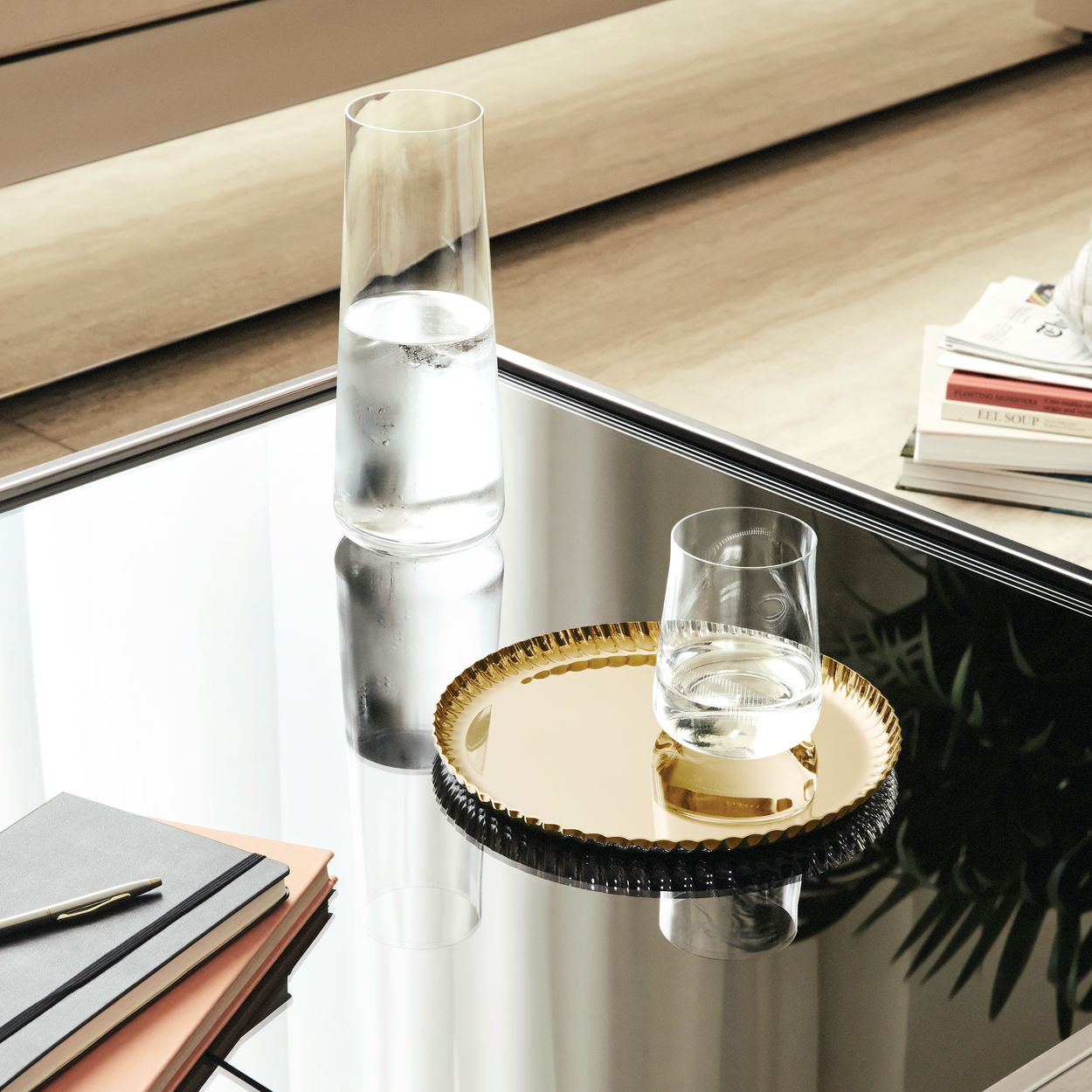 Runde PLEATS Schale aus Edelstahl mit PVD-Beschichtung in Gold