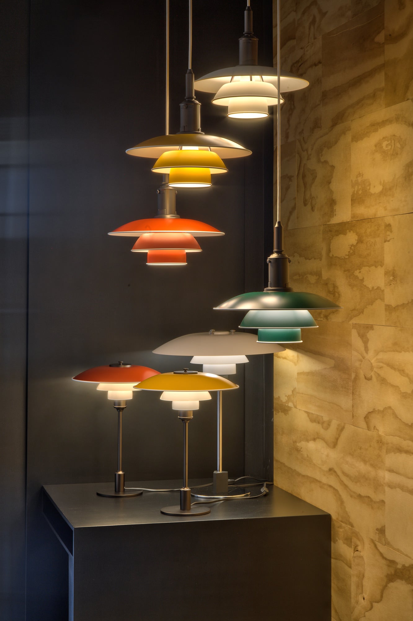 PH 3½-2½ yellow table lamp