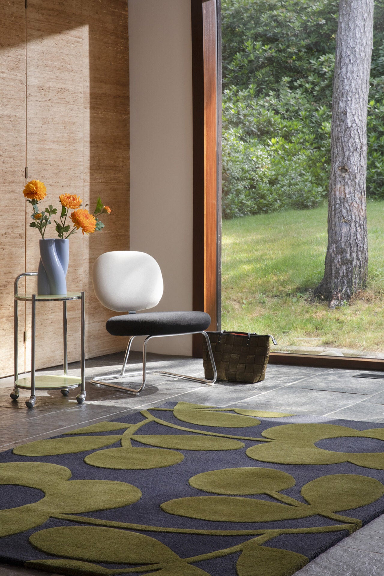 SPRING STEM navy blue rug with green