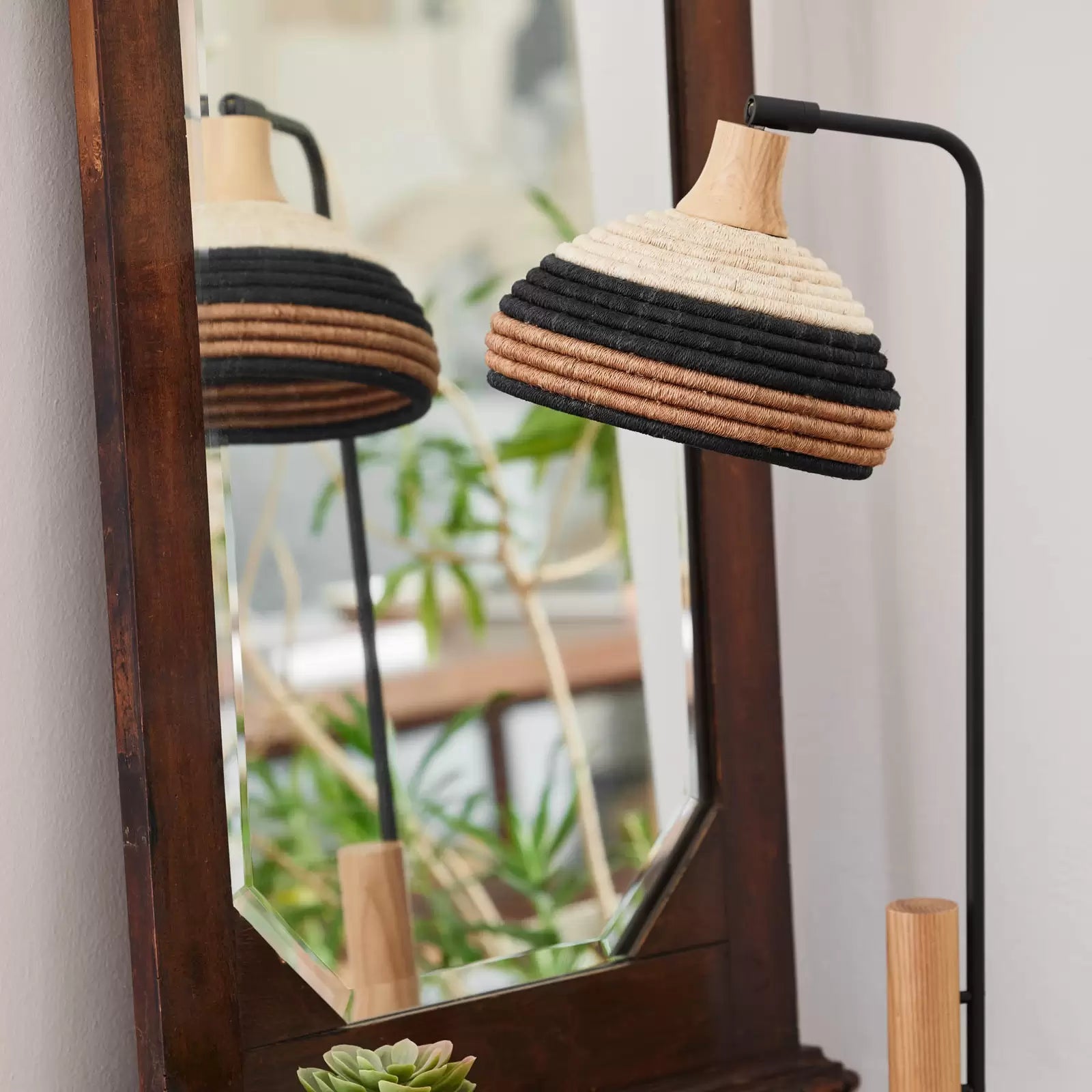 Braune Grastischlampe