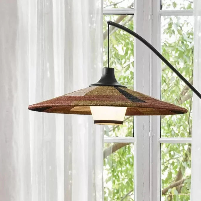 Papageienbraune Stehlampe