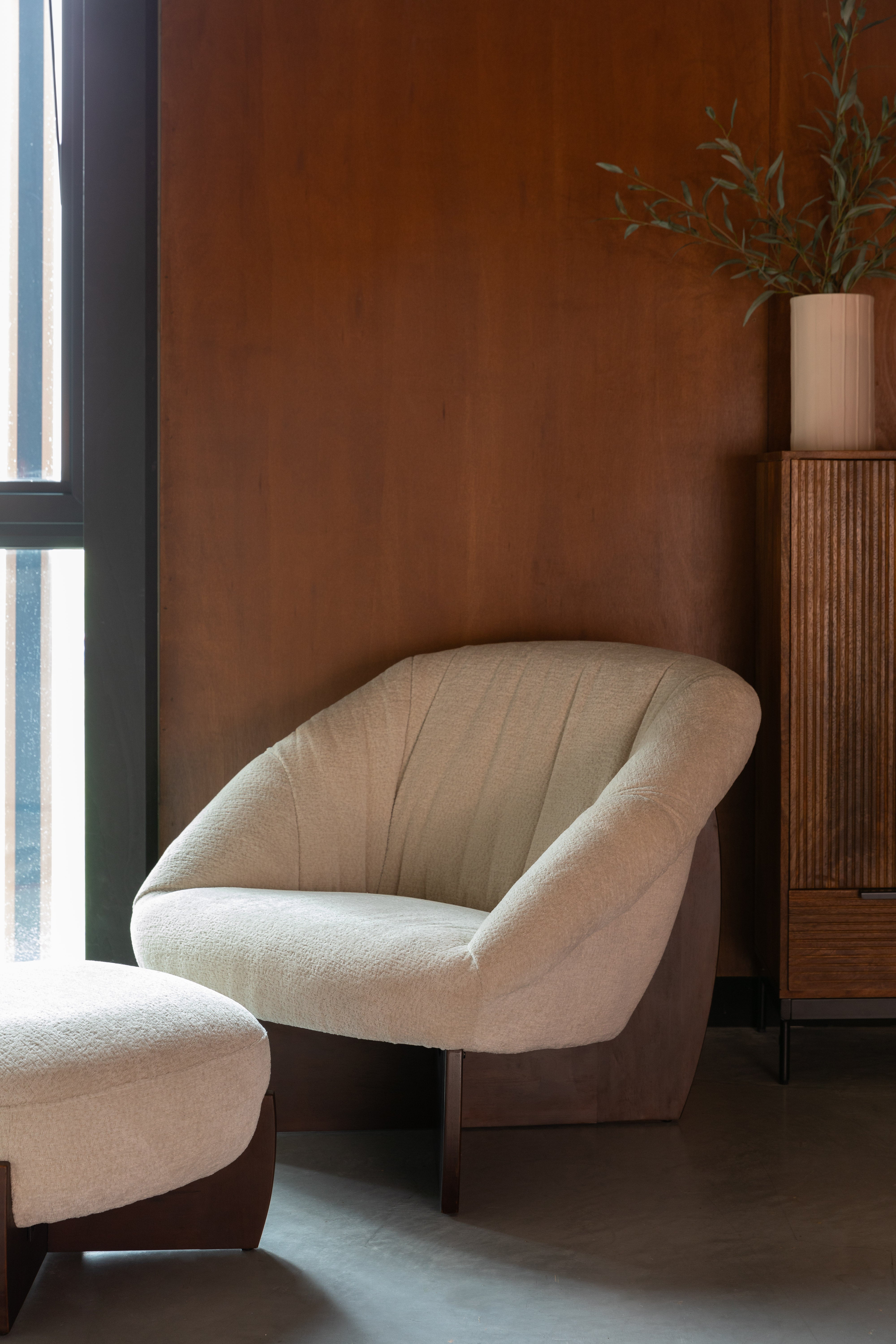 Sessel EMILIUS beige mit Holzgestell