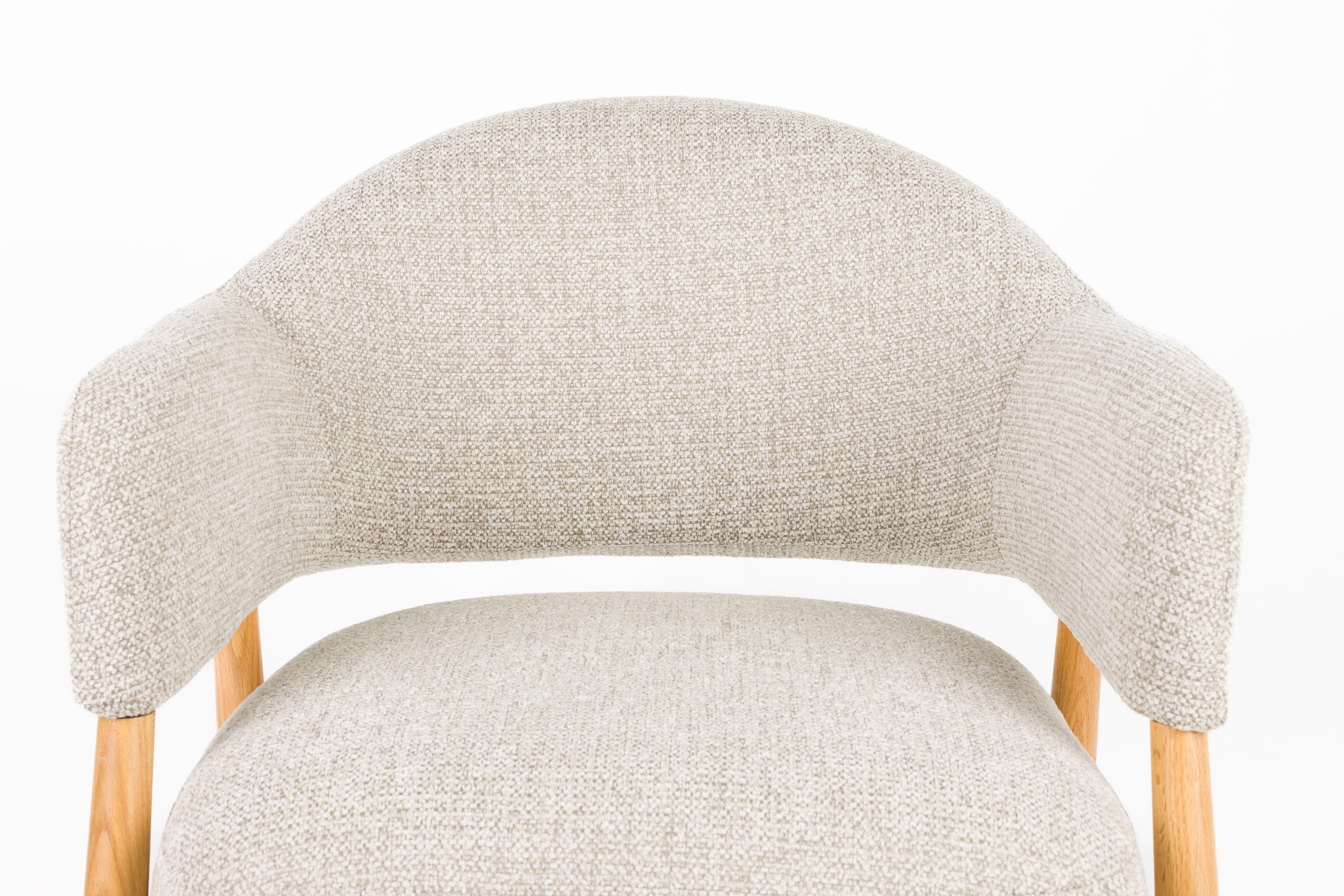 INDY beige armchair with wooden base