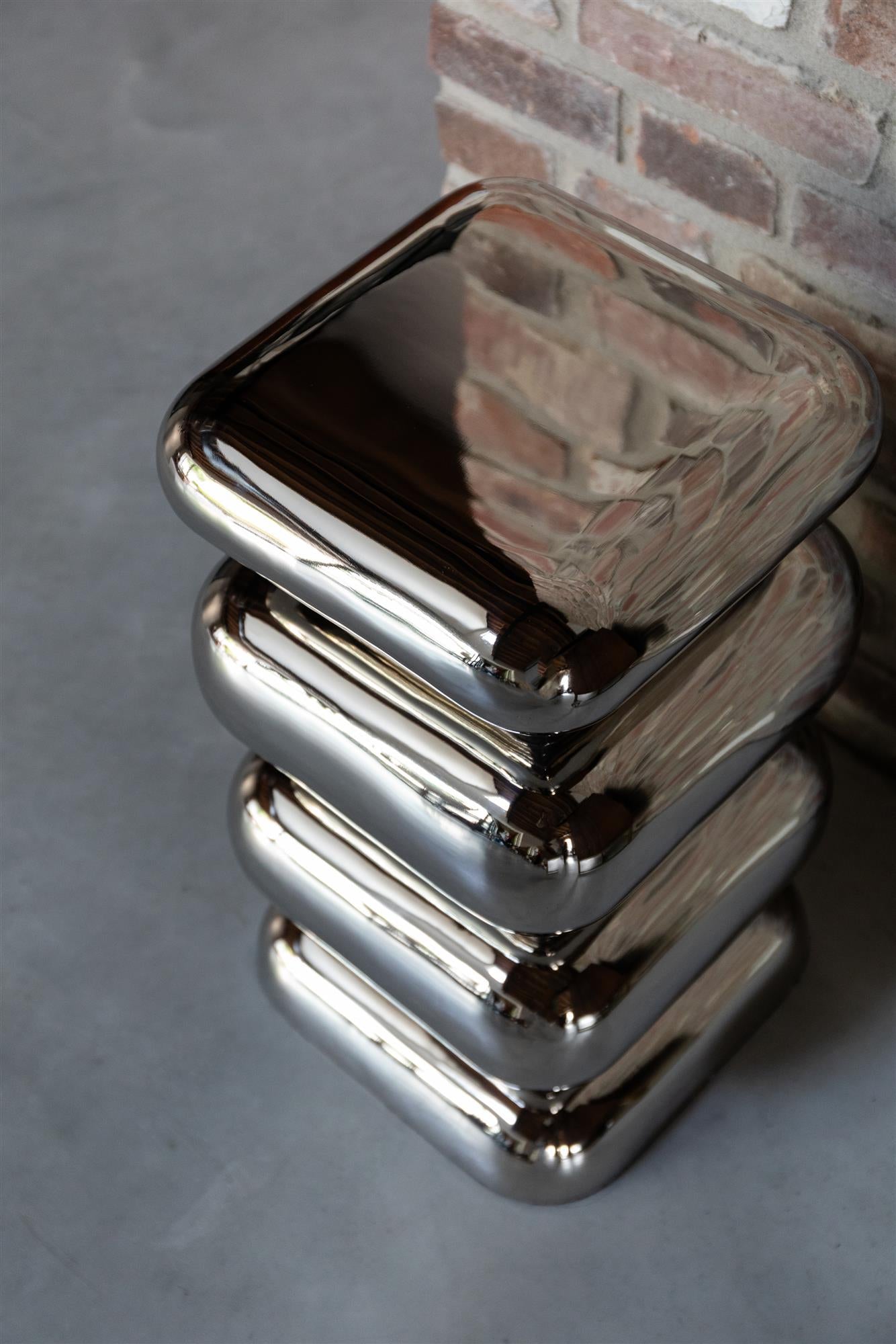 STUBBY chrome side table