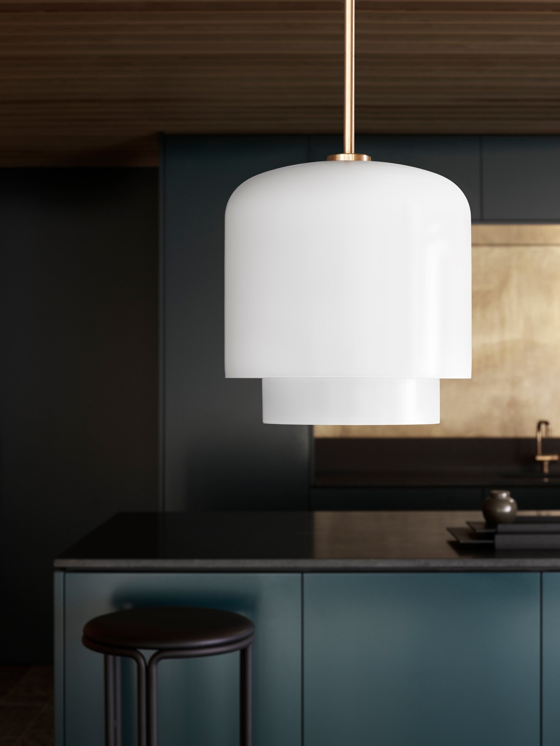 Pendelleuchte MEGUMI weiß mit messingfarbener Oberfläche