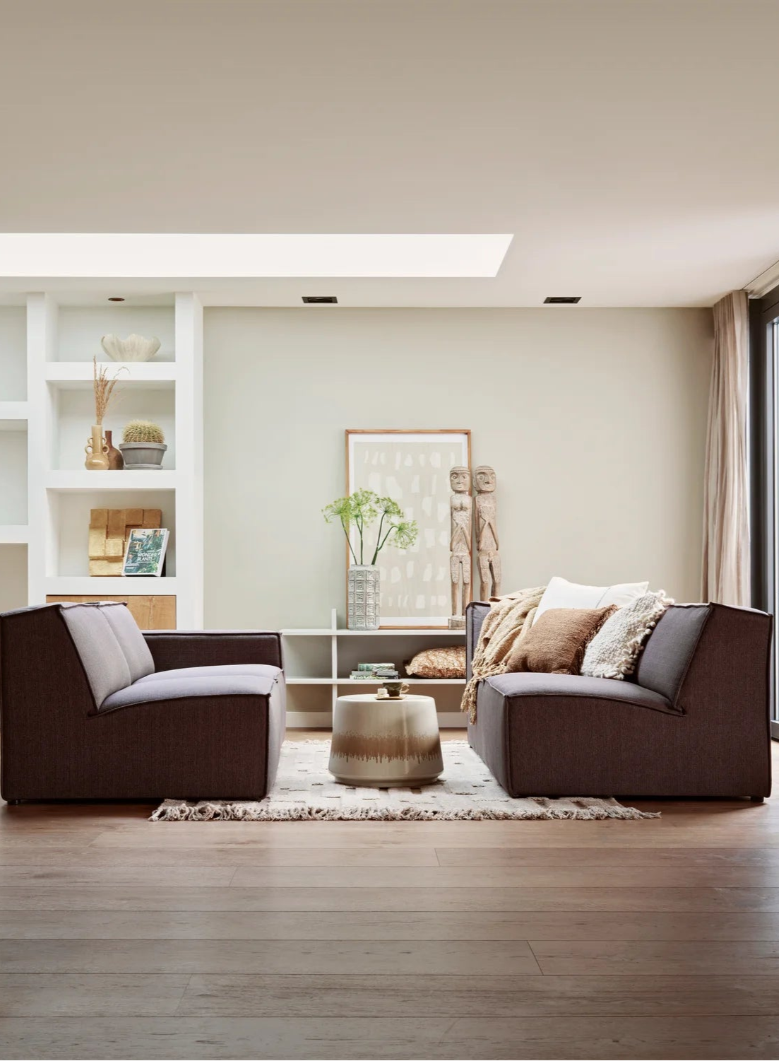 Jana pine console dyed gray