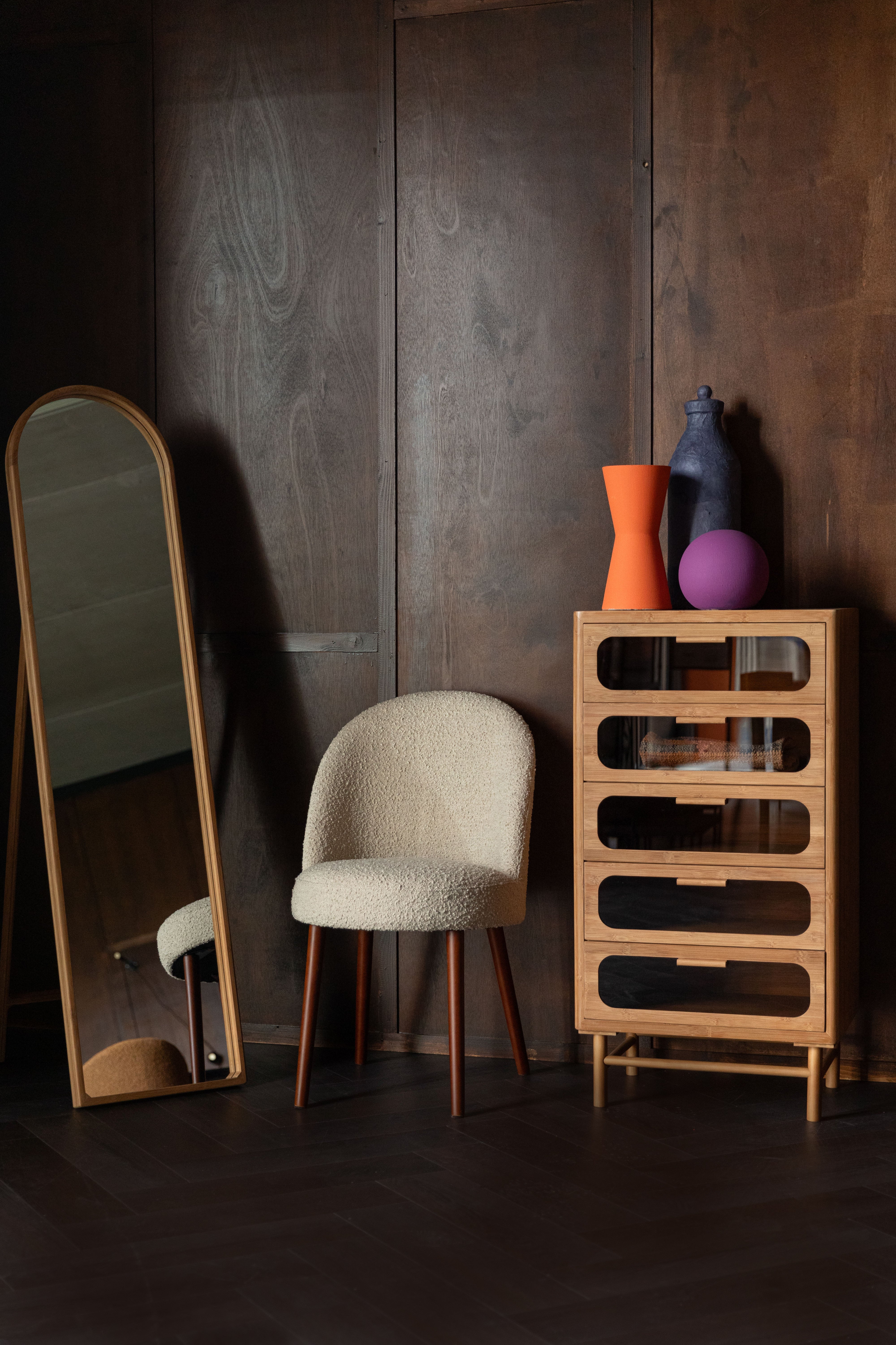 BARBARA chair beige with wooden base