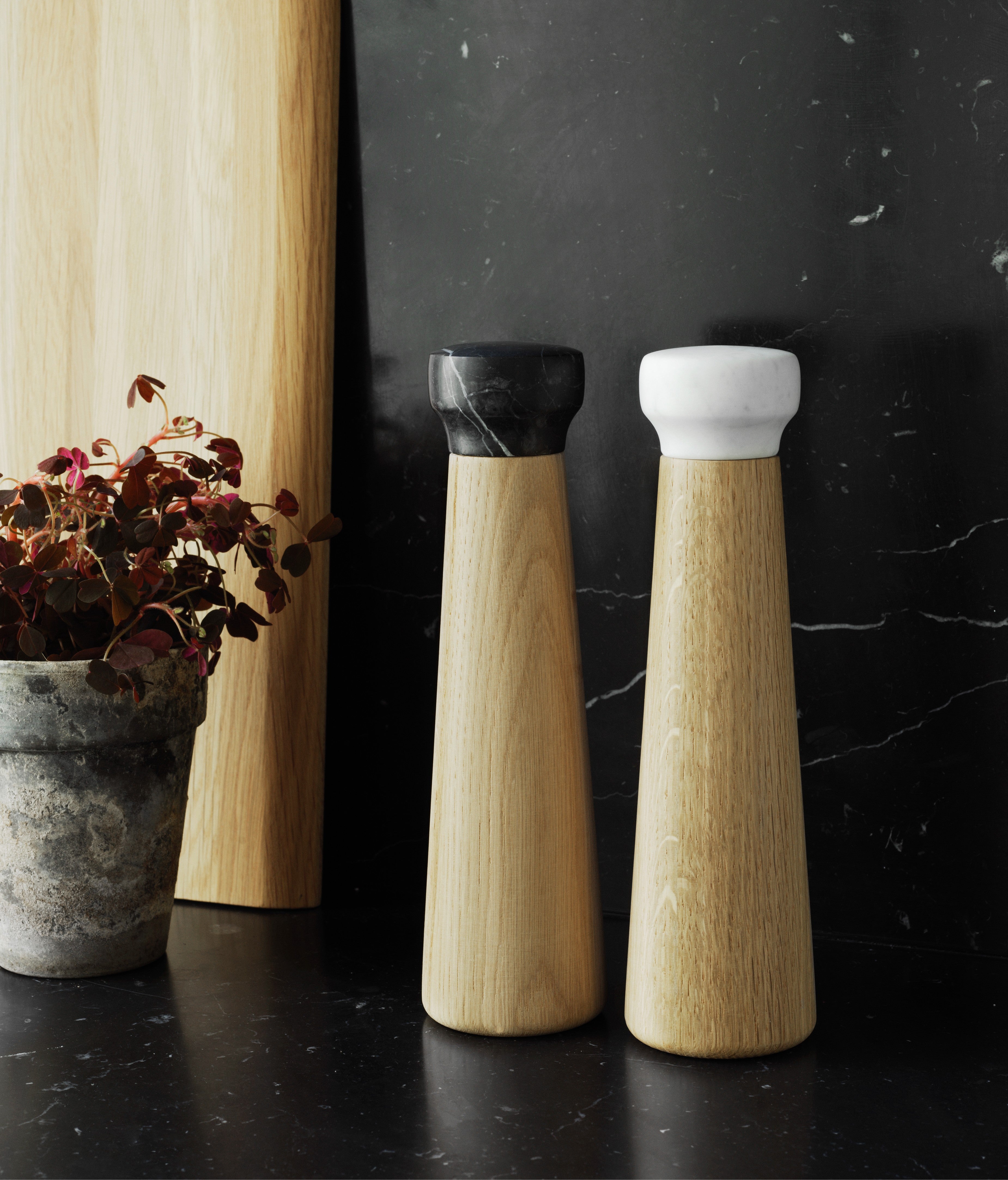 CRAFT Oak Wood Pepper Mill with Black Marble
