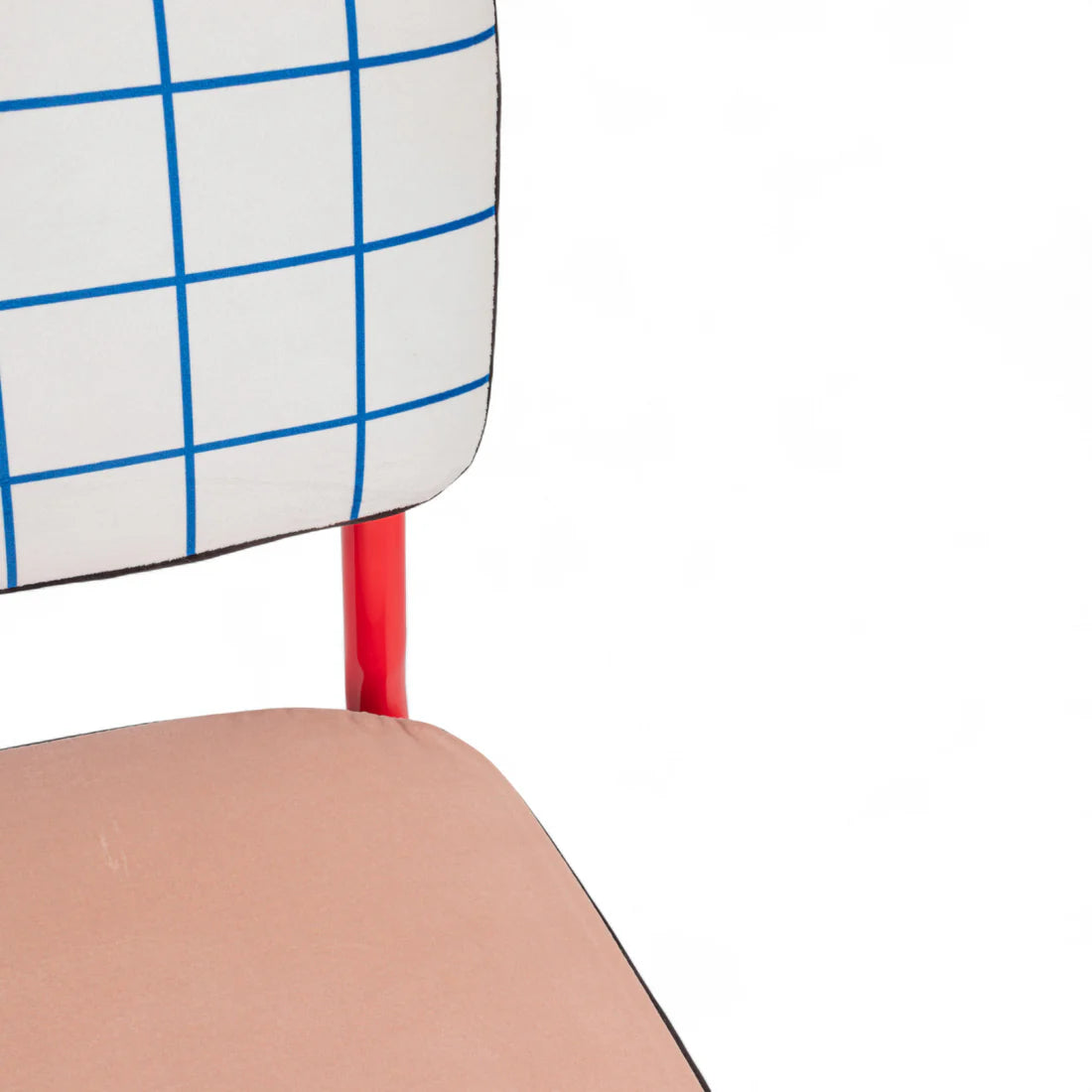 Stuhl SUPERCHAIR BLAUES GITTER lachsfarben mit rotem Fuß