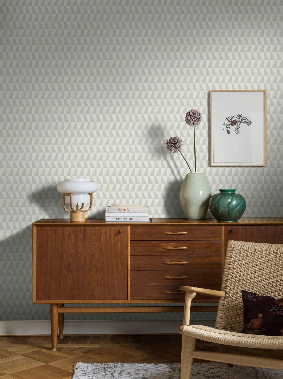 Non-woven paper wallpaper with a geometric TRAPEZE pattern in green and white