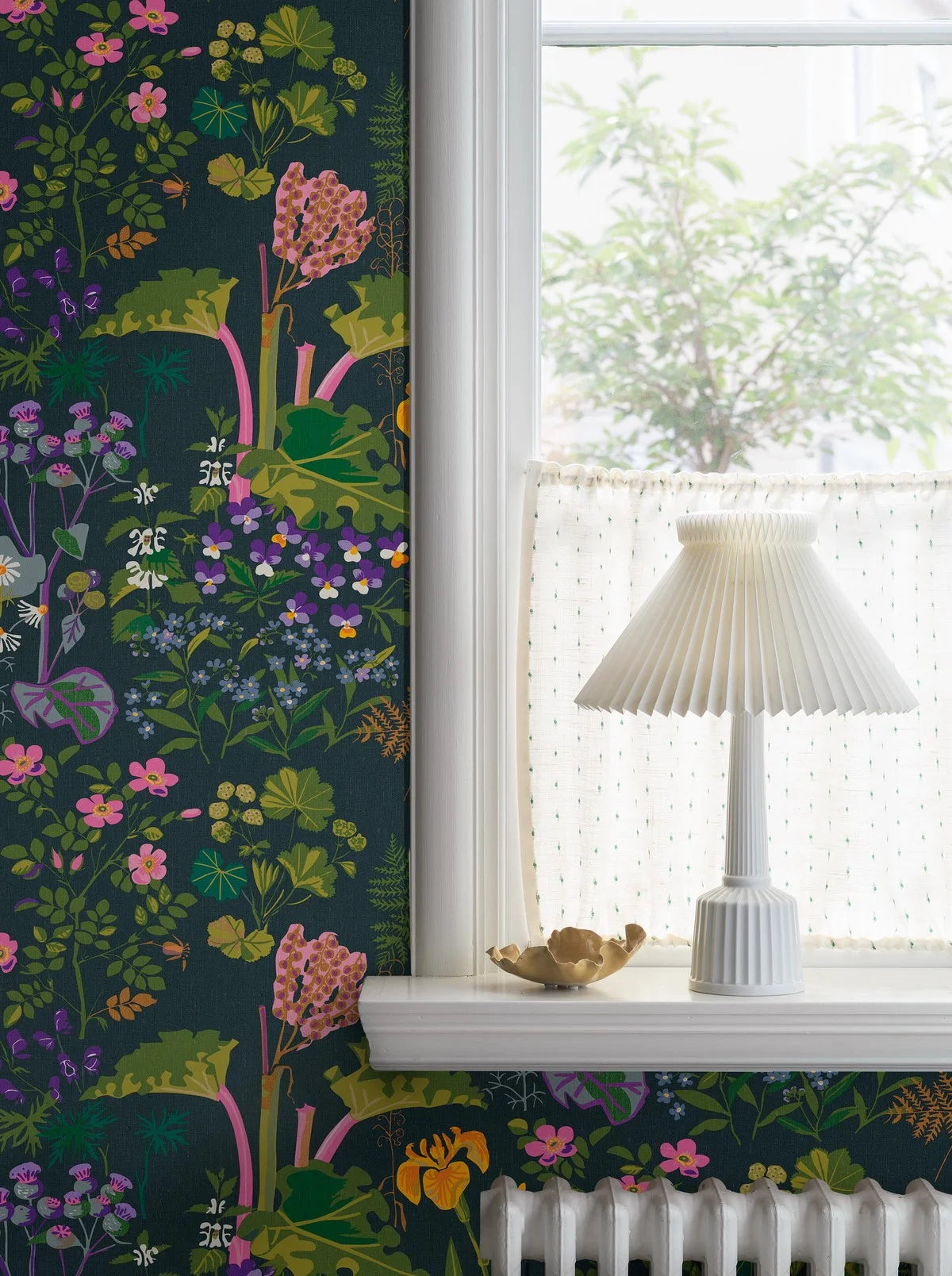 Tapete mit floralem Blumenmuster GOCKEN JOBS RABARBER dunkelblau