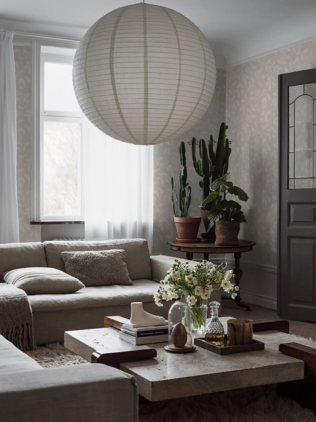 Non-woven paper wallpaper with a floral pattern ROSEWOOD NIGHT light beige