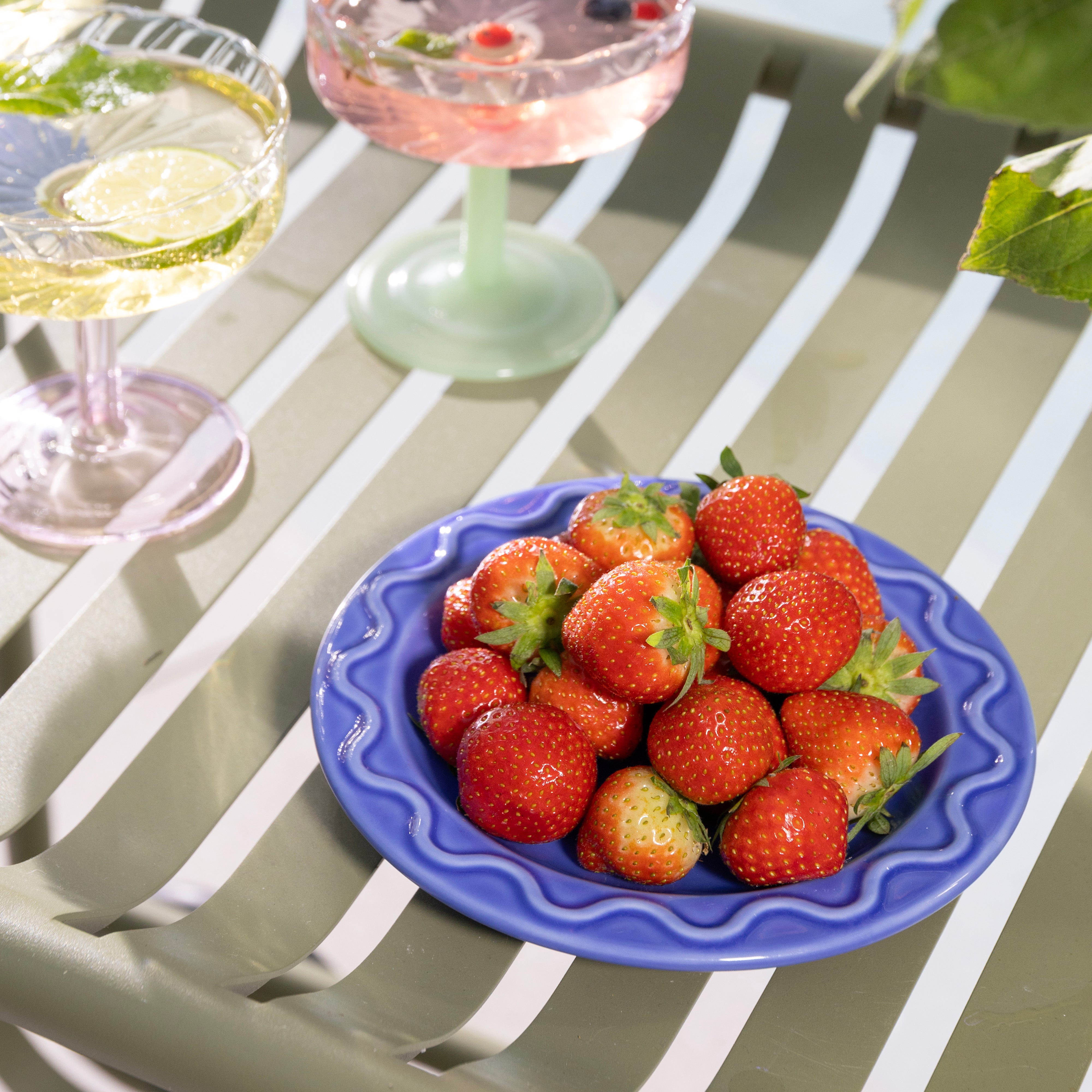 Set aus gläsernen Kelchen TWIRL rosa