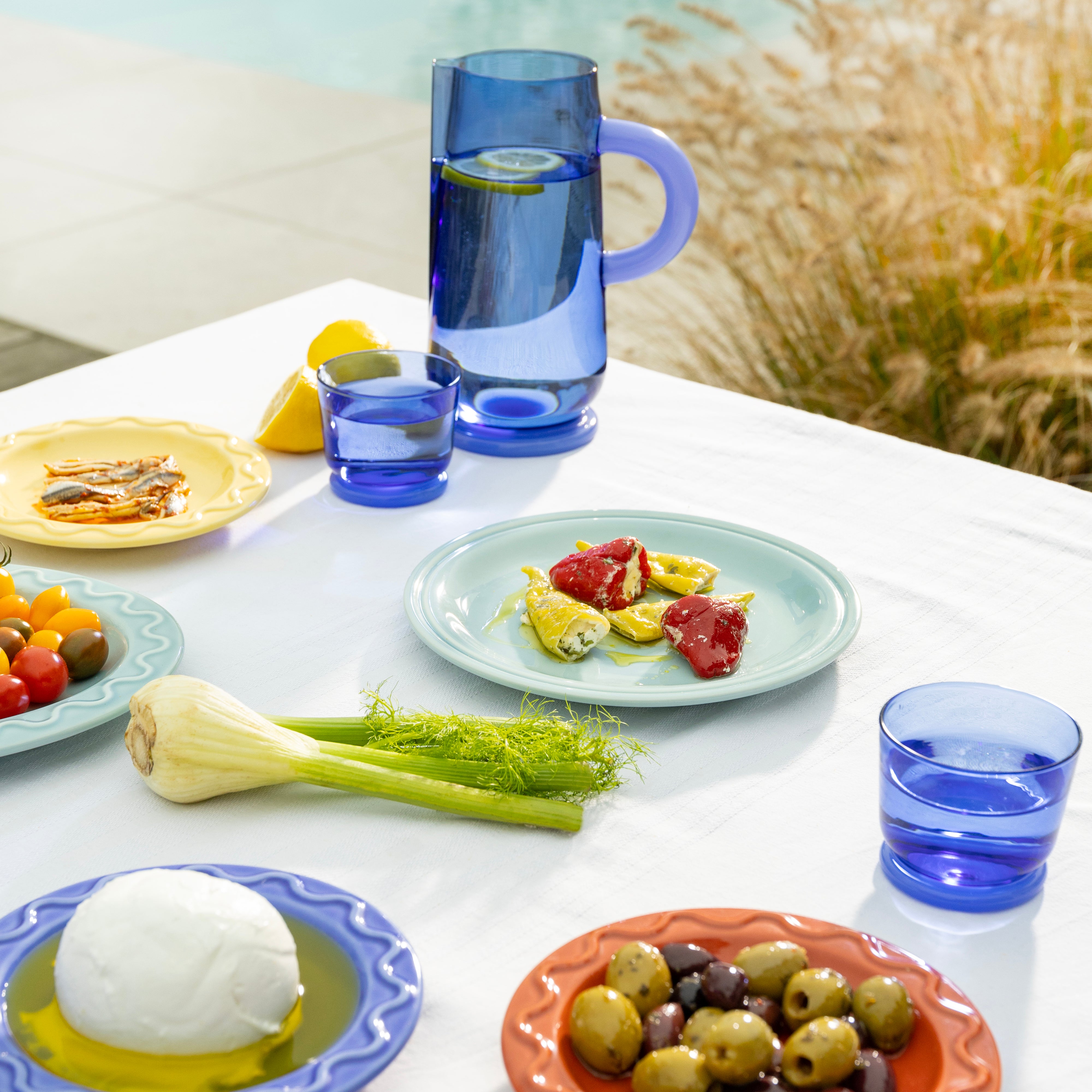 Set von DEW Gläsern blau