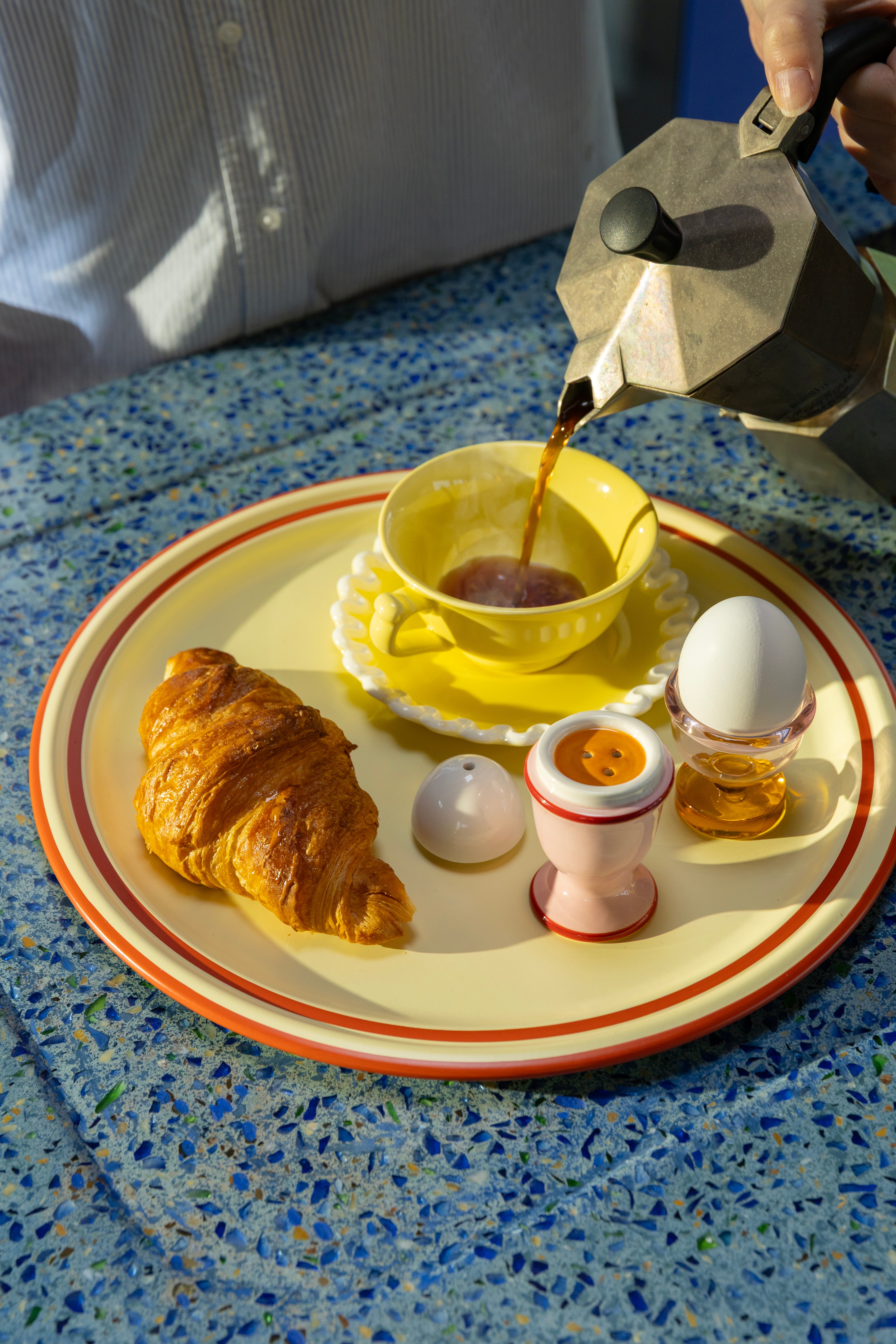 Tassen-Set mit Untertassen WHIP gelb