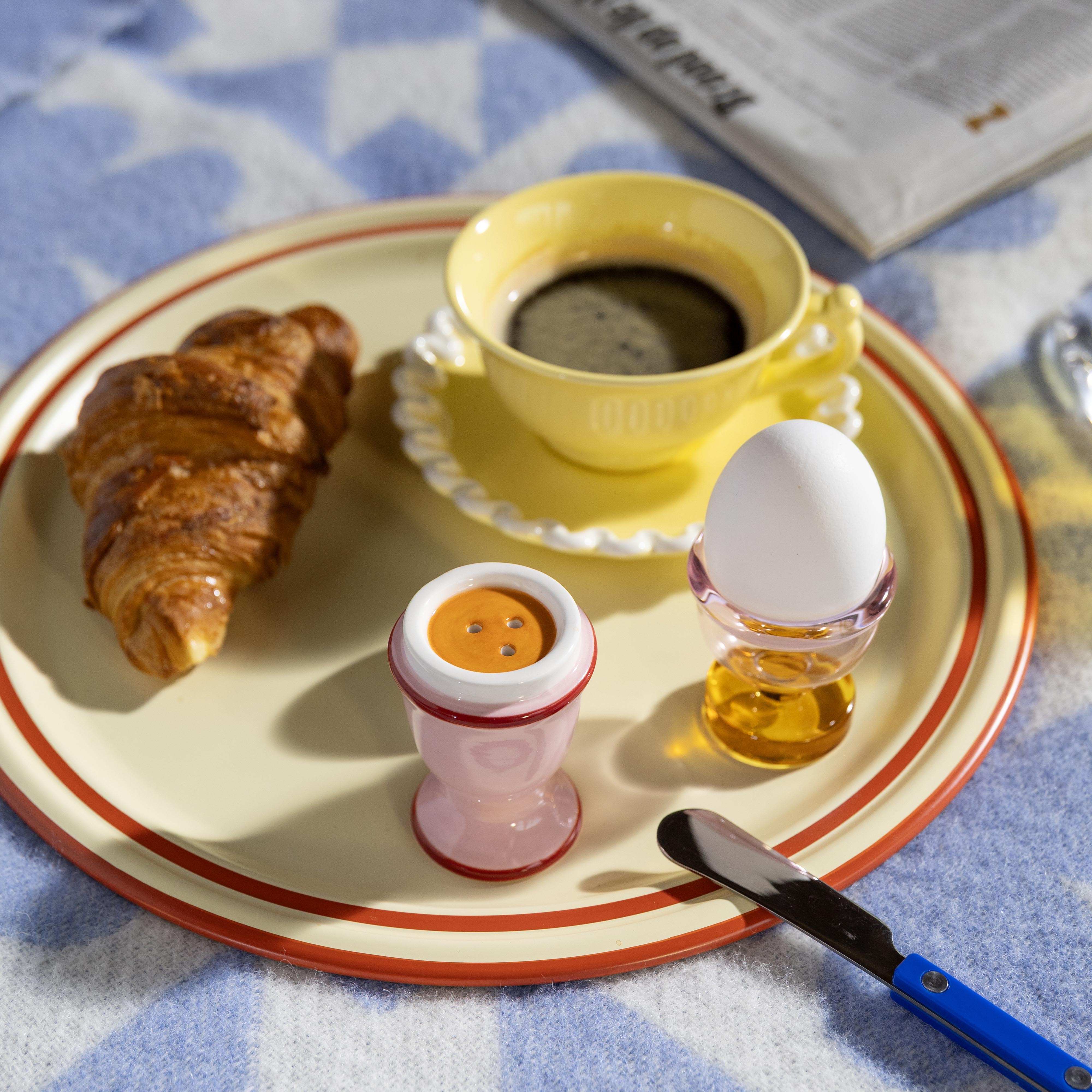 Solniczka i pieprzniczka EGG różowy z czerwonym i białym, marka &k Amsterdam