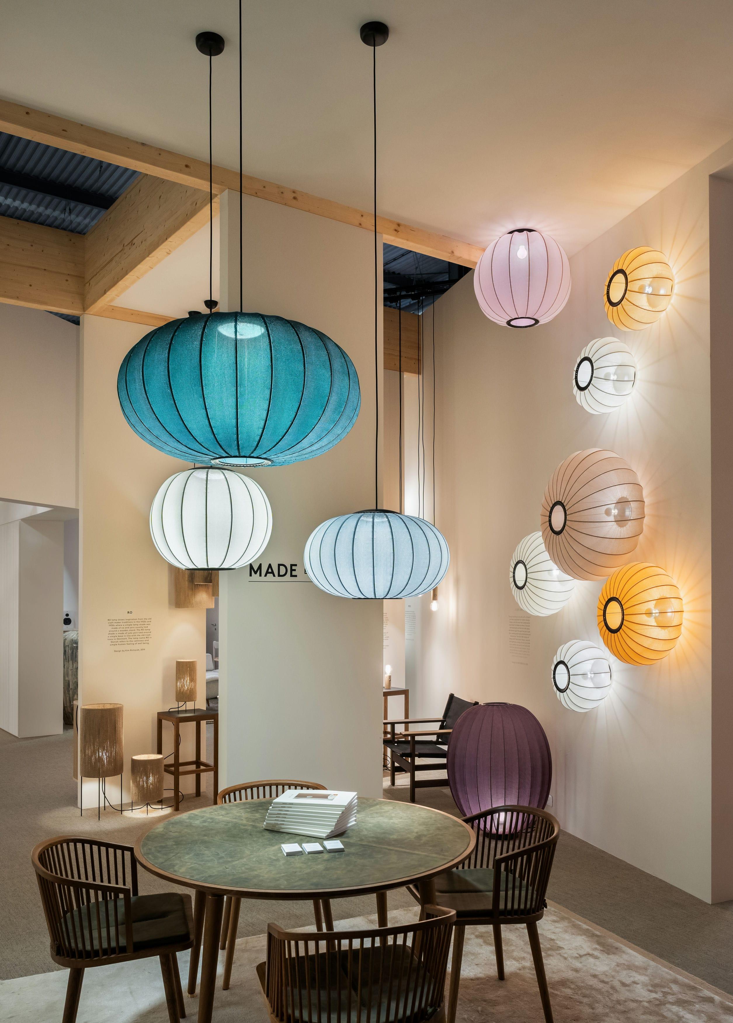 Deckenlampe mit Strickweite grau