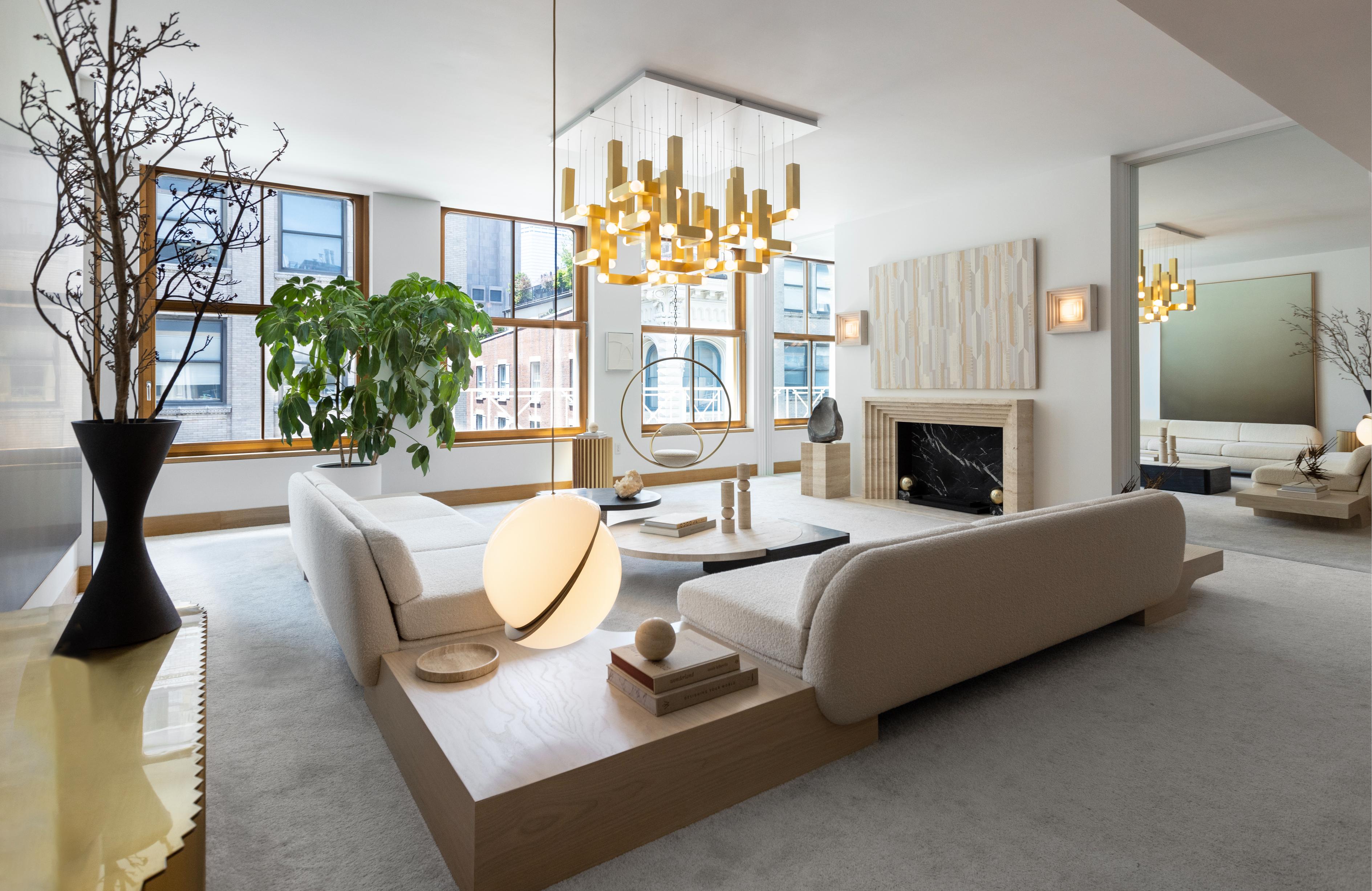Pendelleuchte VESPER DUO mit opalisiertem Schirm und goldener Veredelung