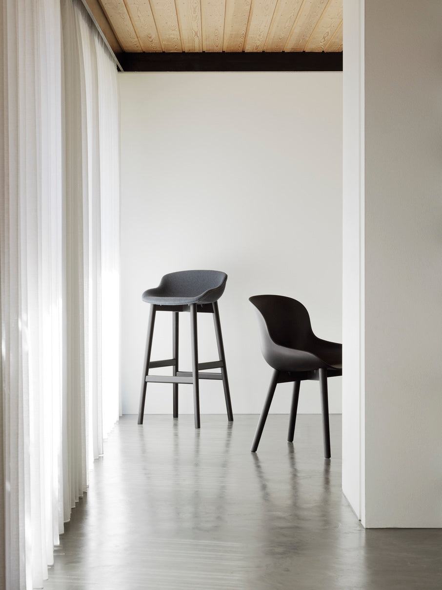 Hyg Upholstered Chair White with a natural oak base