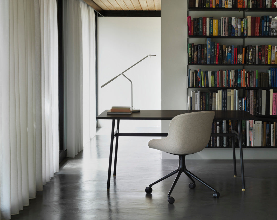 Hyg Comfort 4W Upholstered Office chair with a black base