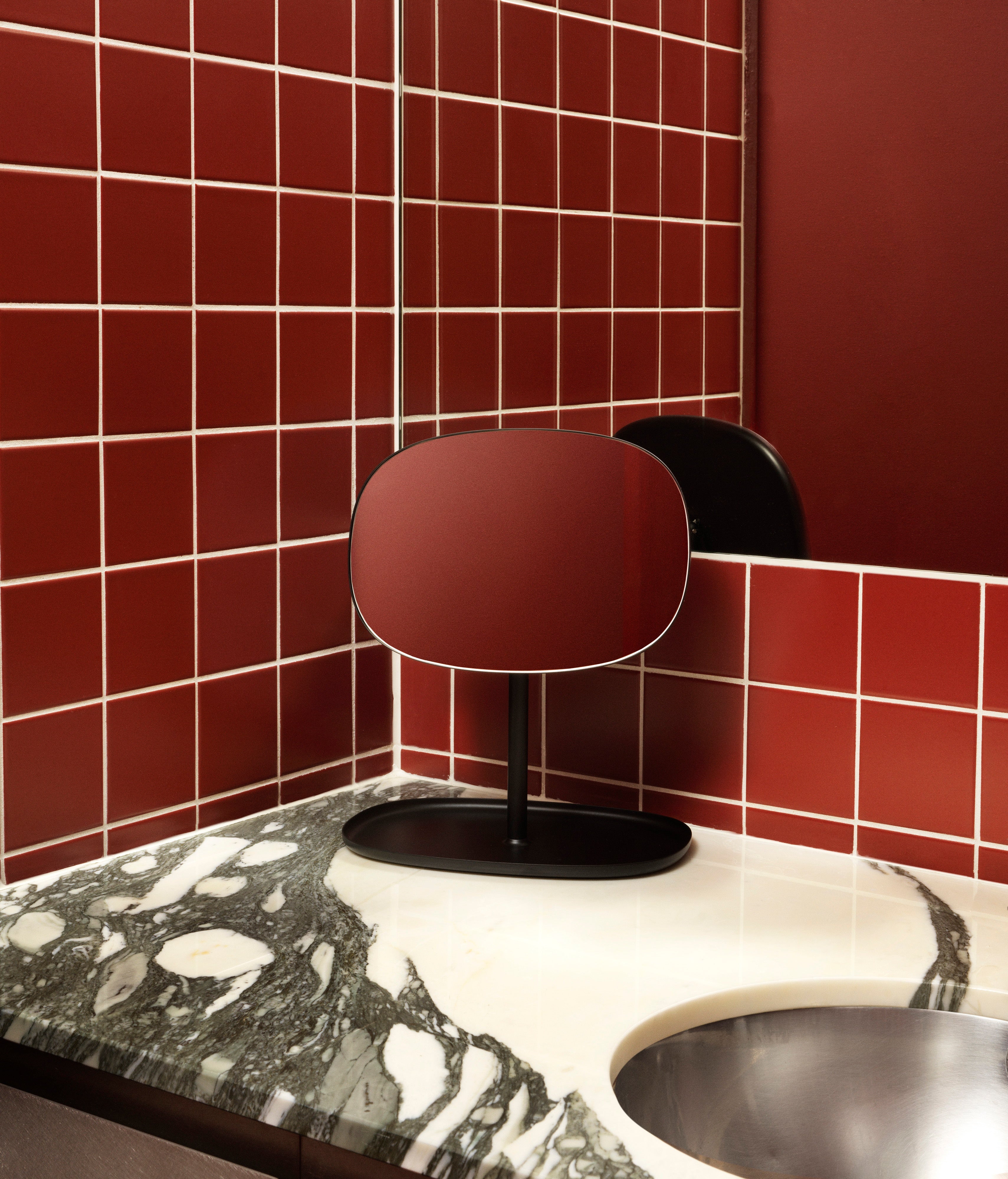 FLIP black mirror with base