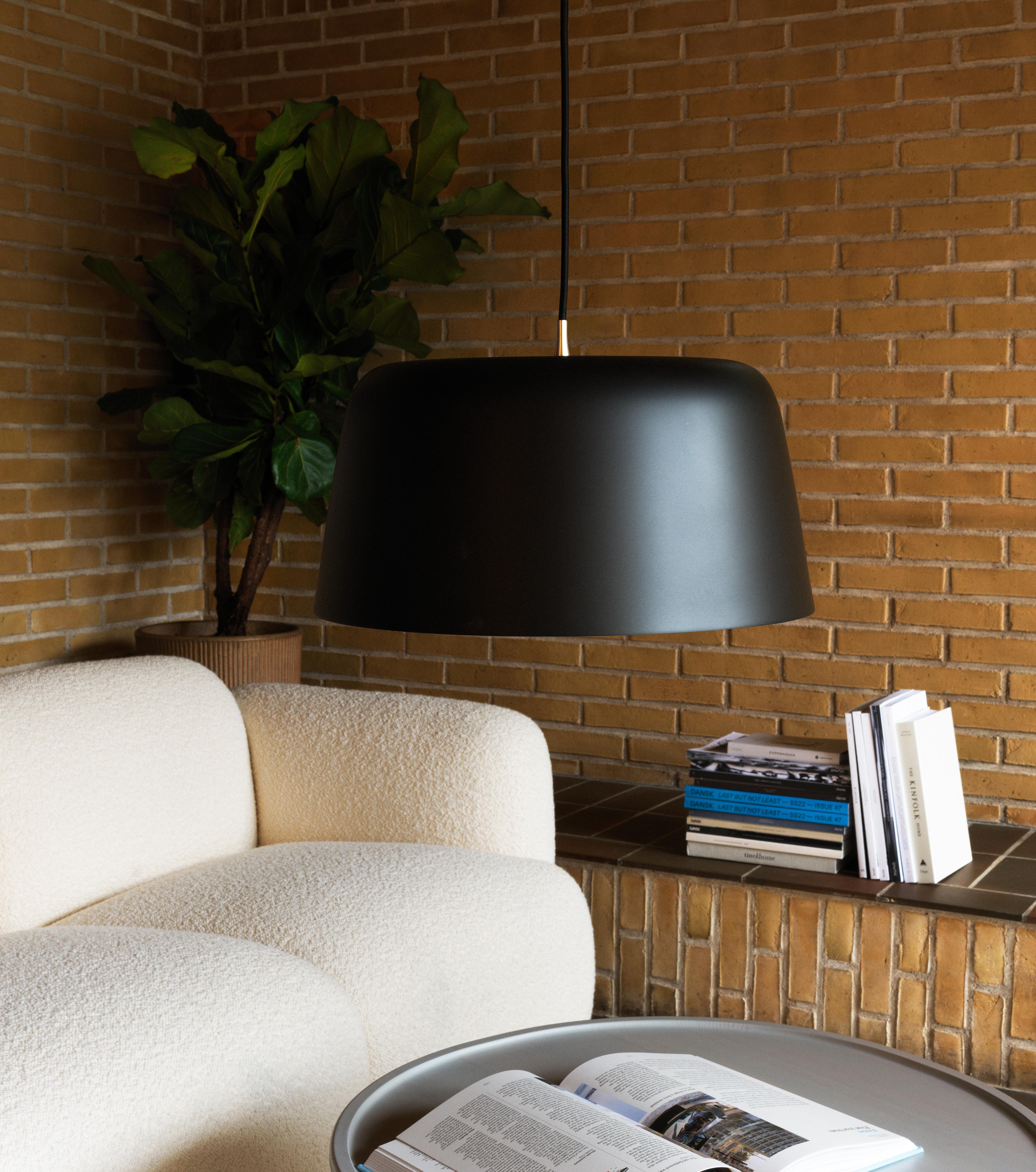TUB black pendant lamp