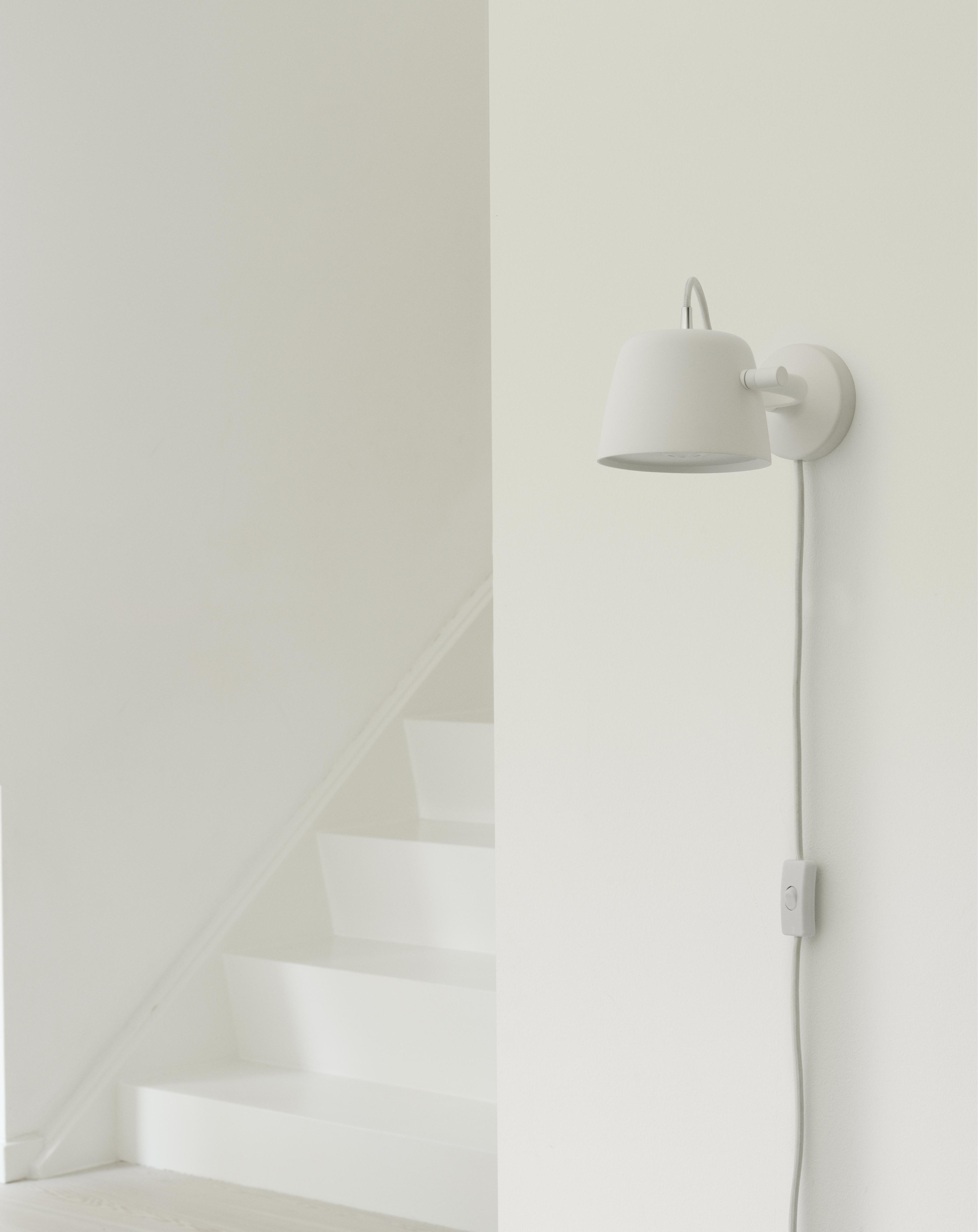 White TUB Wall Lamp