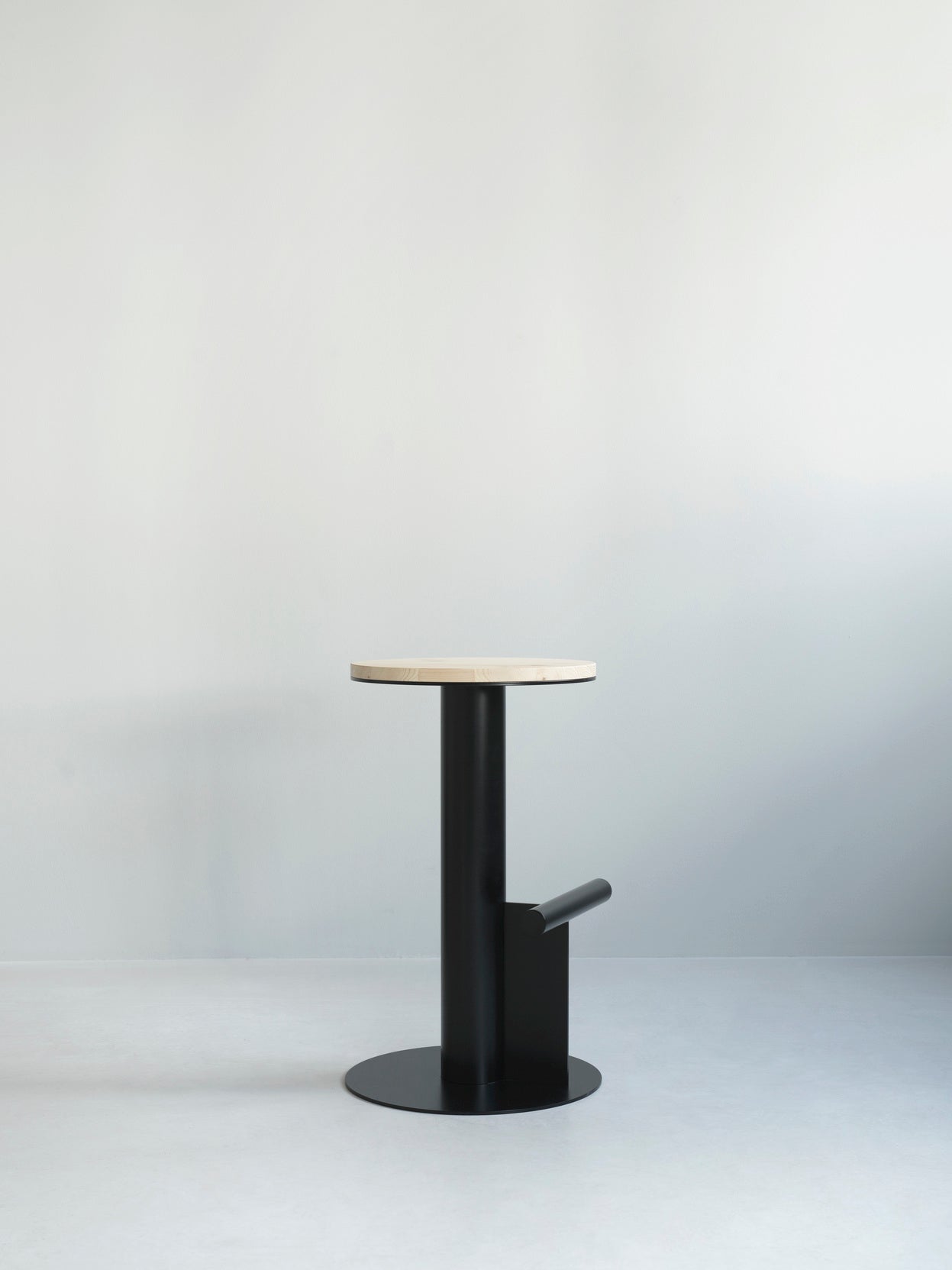 Black bar chair