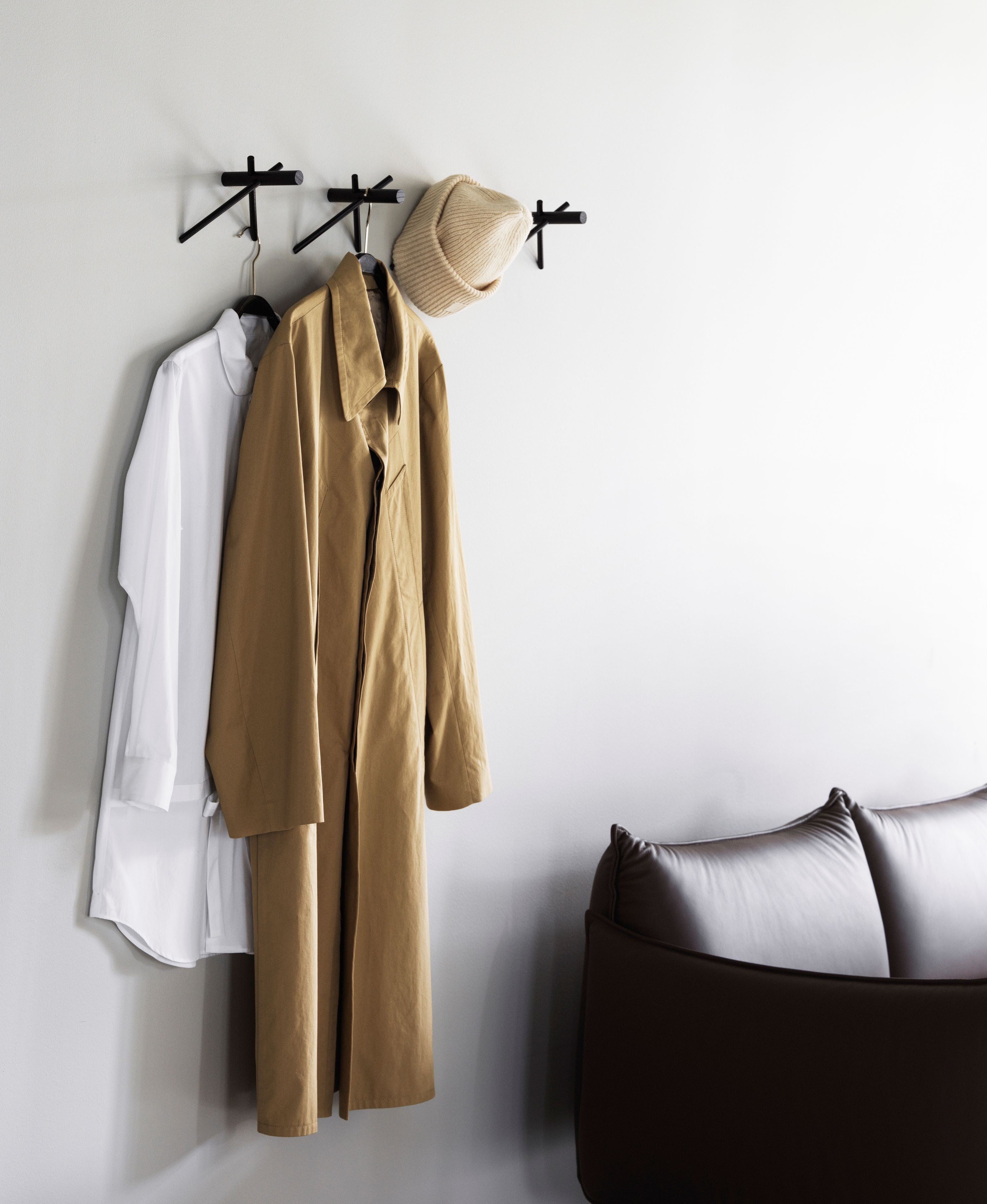 Set von STICKS Kleiderhaken aus schwarzem Eichenholz