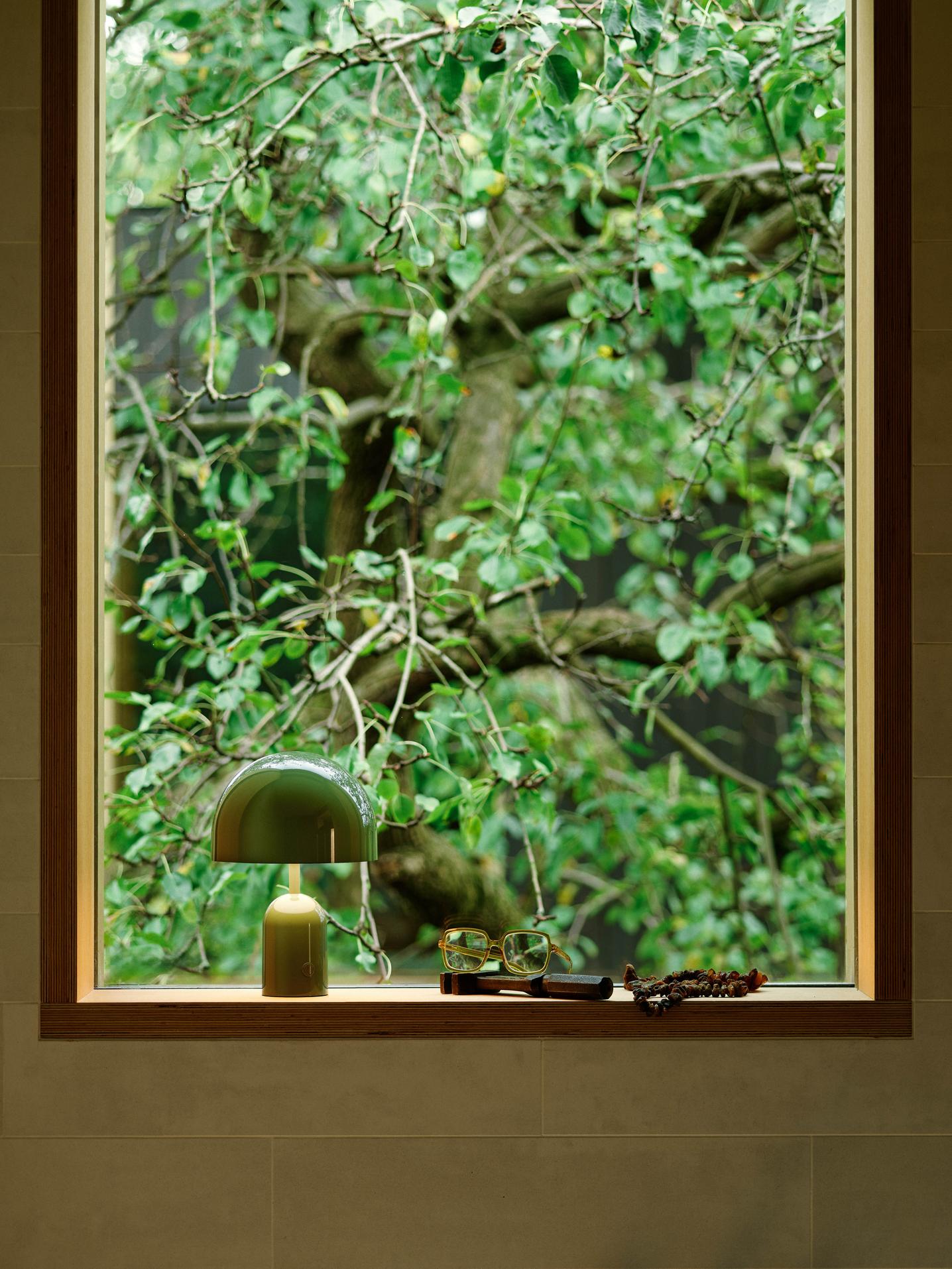 Portable table lamp BELL green