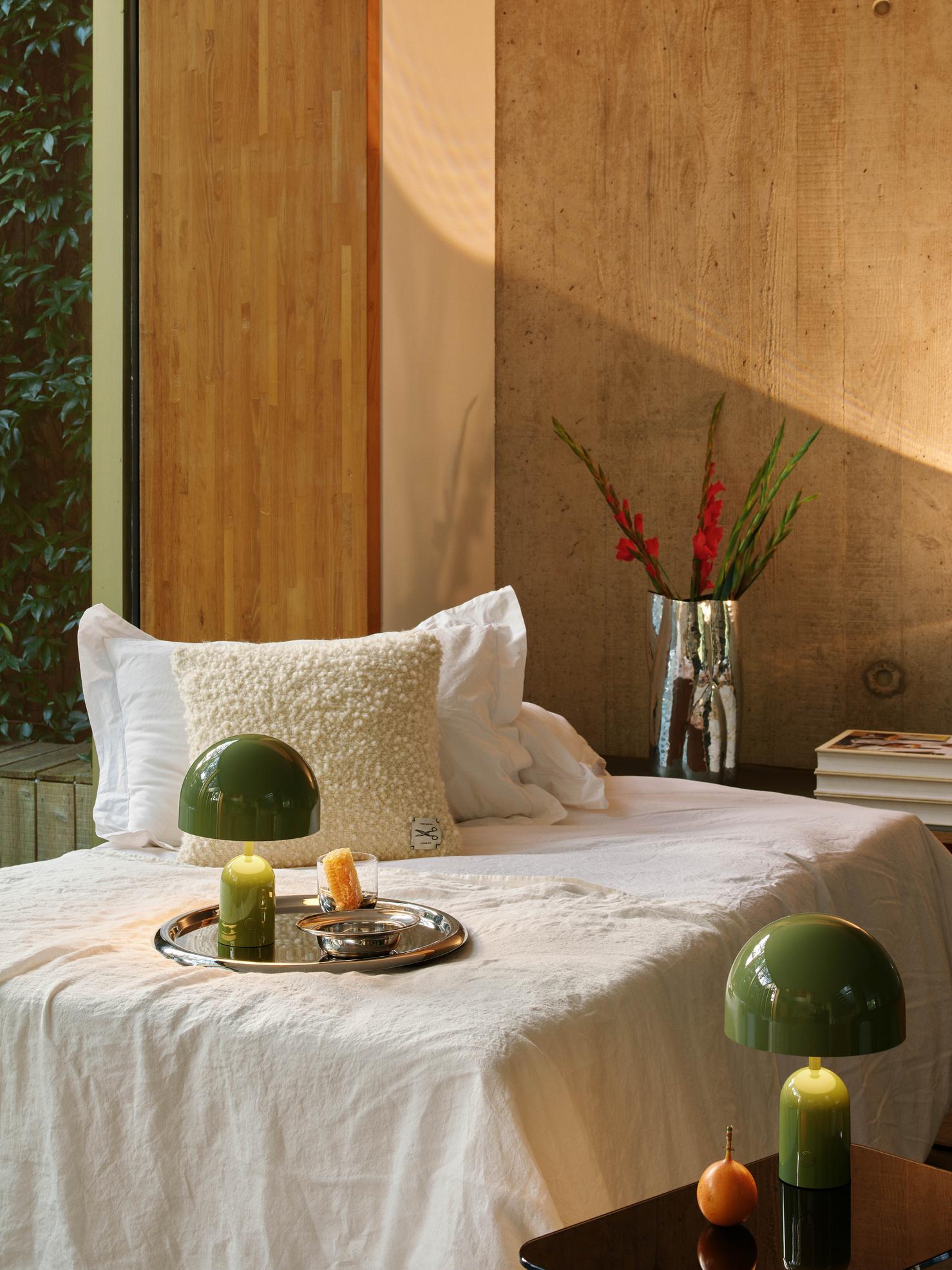 Portable table lamp BELL green