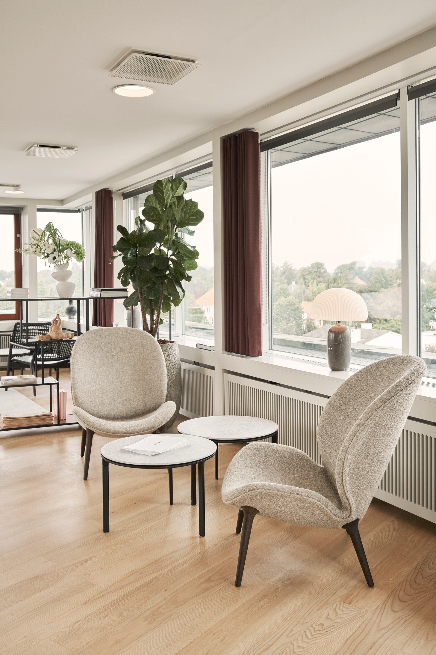 Sessel LODGE braun Schaf mit dunklem Eichenfuß
