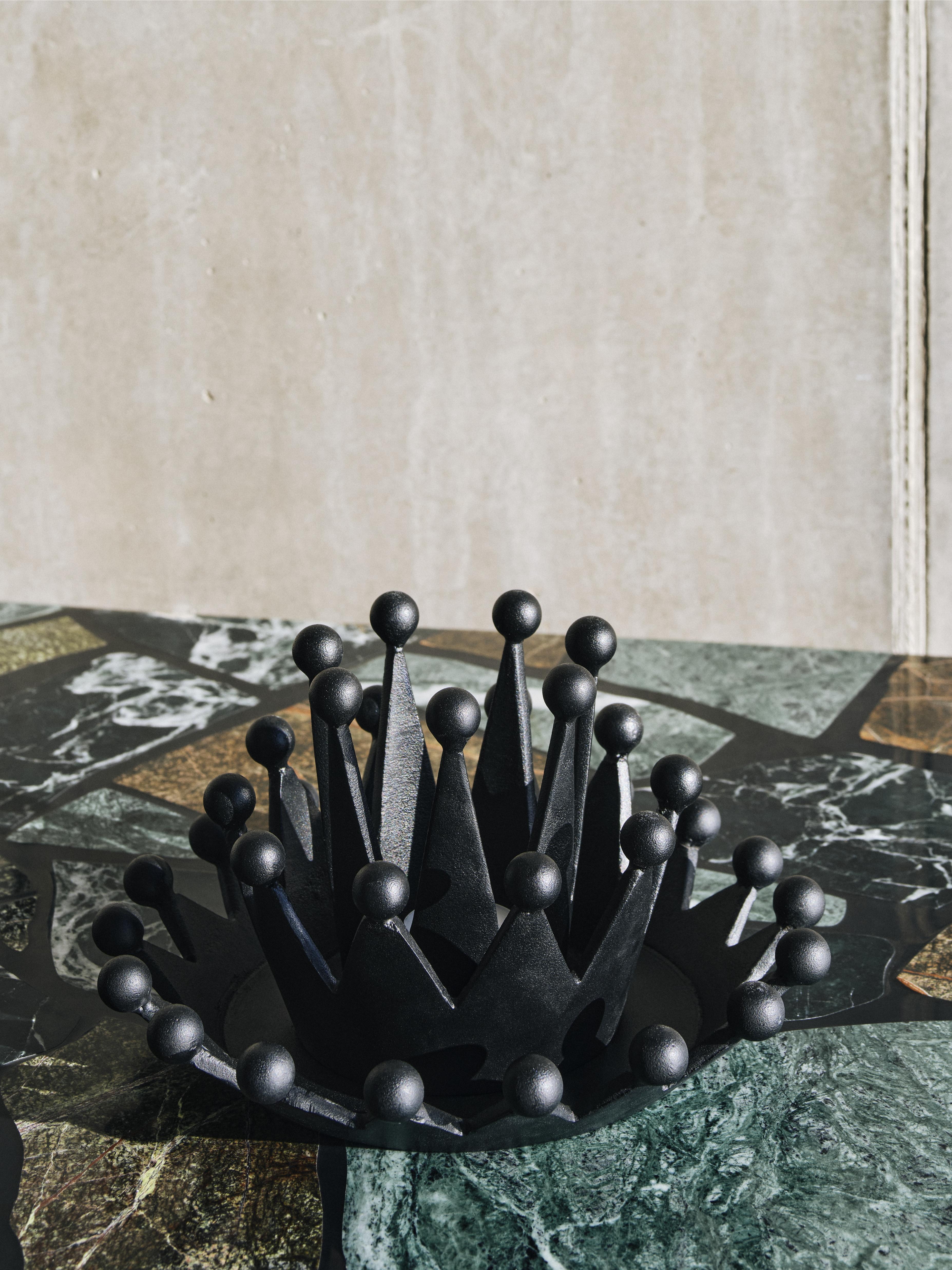 Dekoration CAST CROWN schwarz