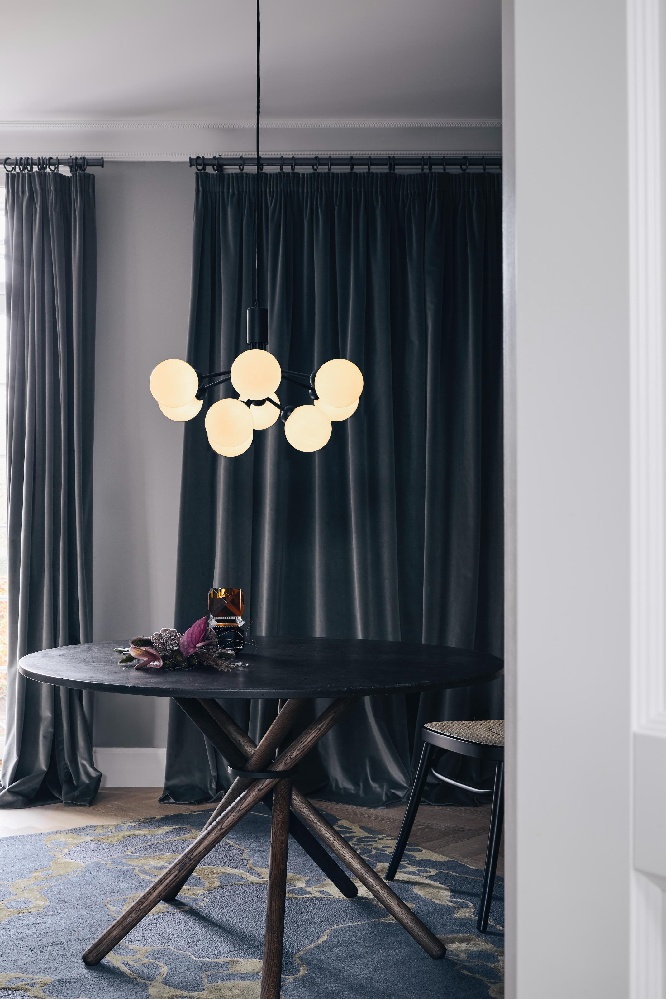 Lampa wisząca APIALES 9 czarny z opalowym szkłem – Nuura
