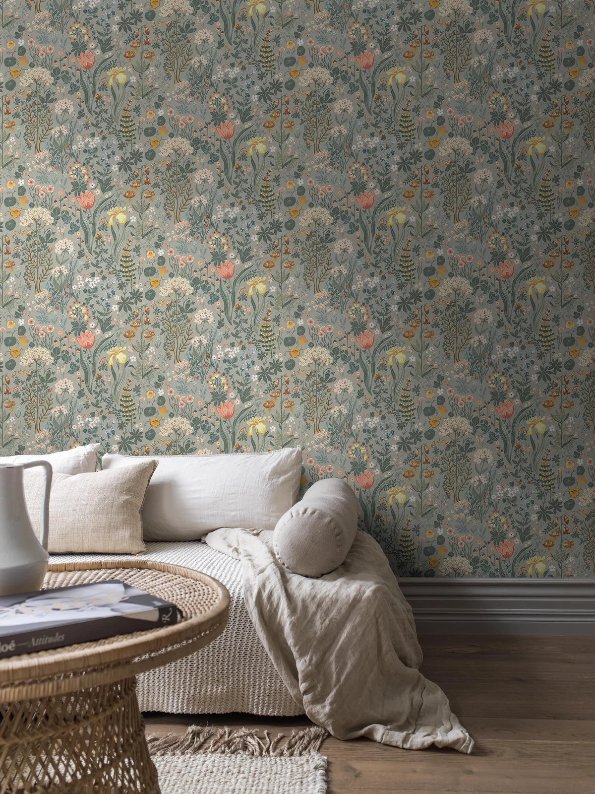 Tapete mit floralem Blumenmuster BLOMSTERHAV grau mit grün