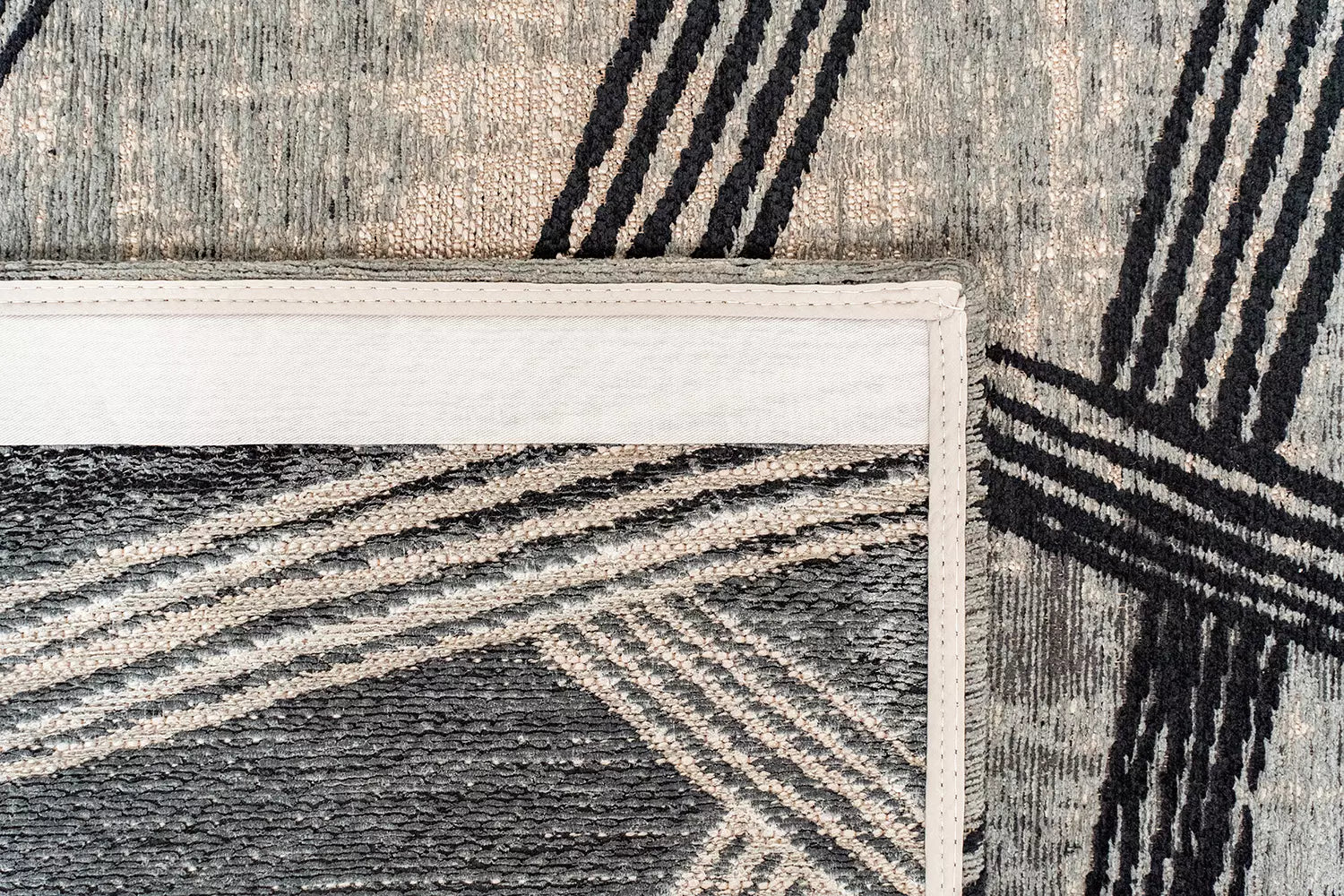 Teppich KANJI grau mit Schwarz und Beige