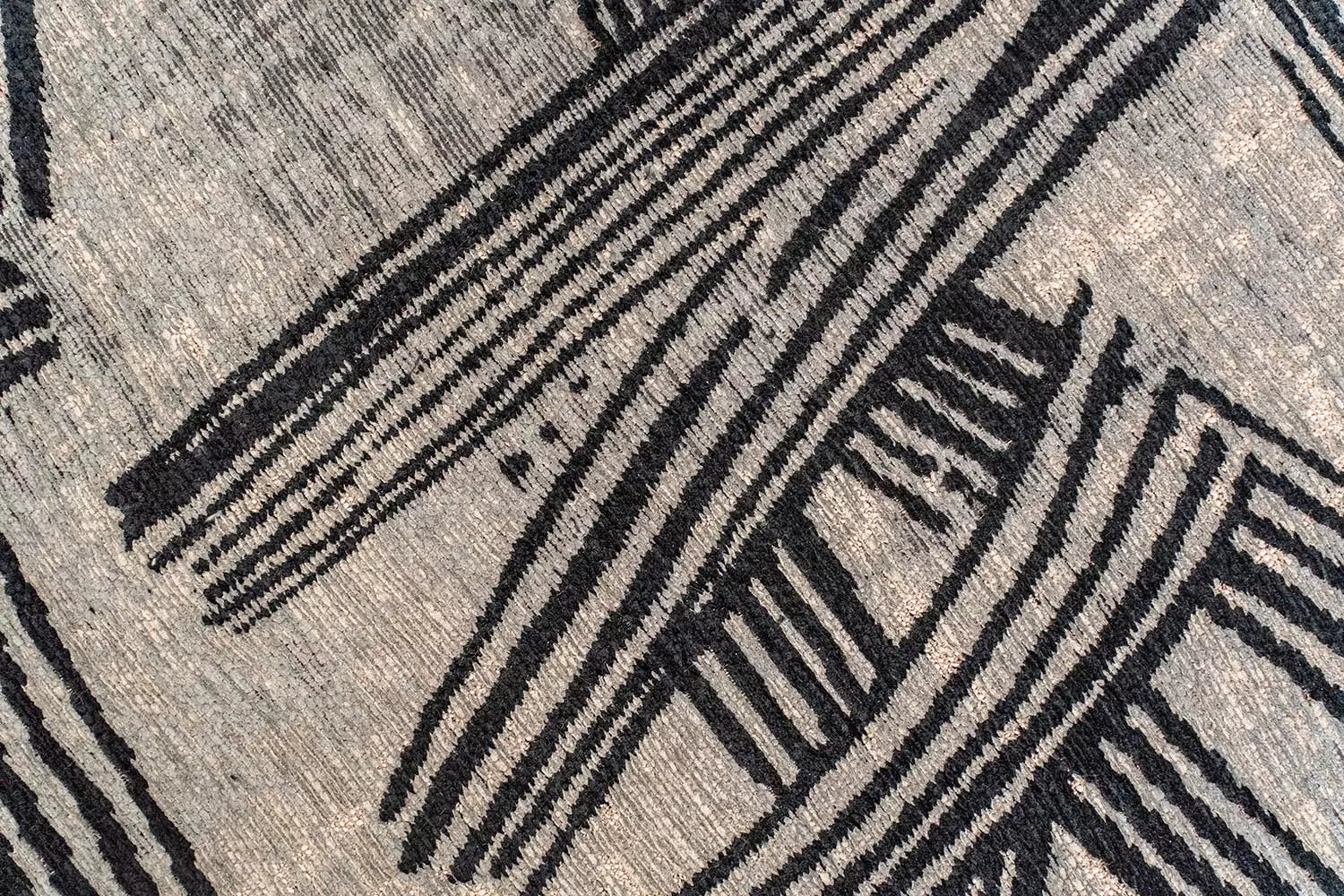 Teppich KANJI grau mit Schwarz und Beige