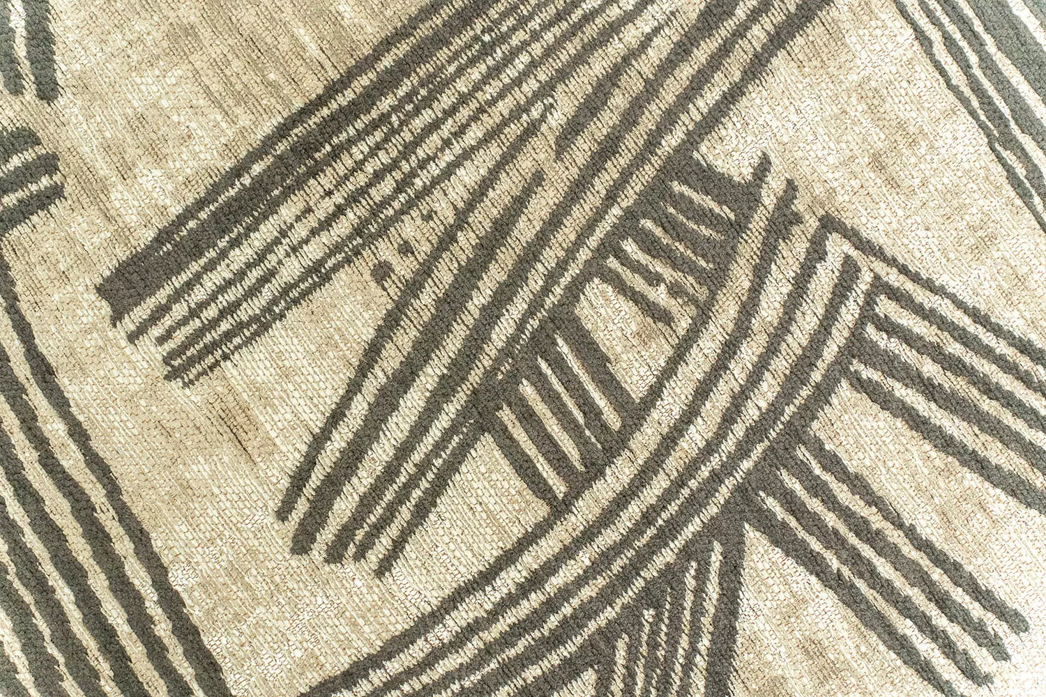 Ovaler Teppich KANJI beige mit Schwarz