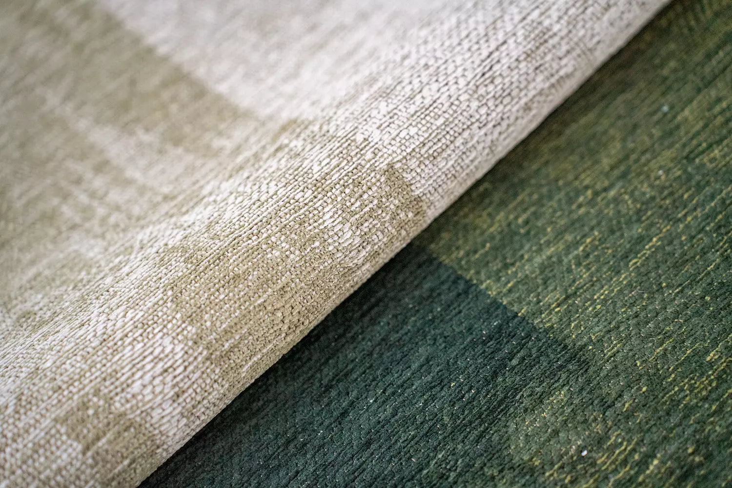 Round rug SENDAI green with white