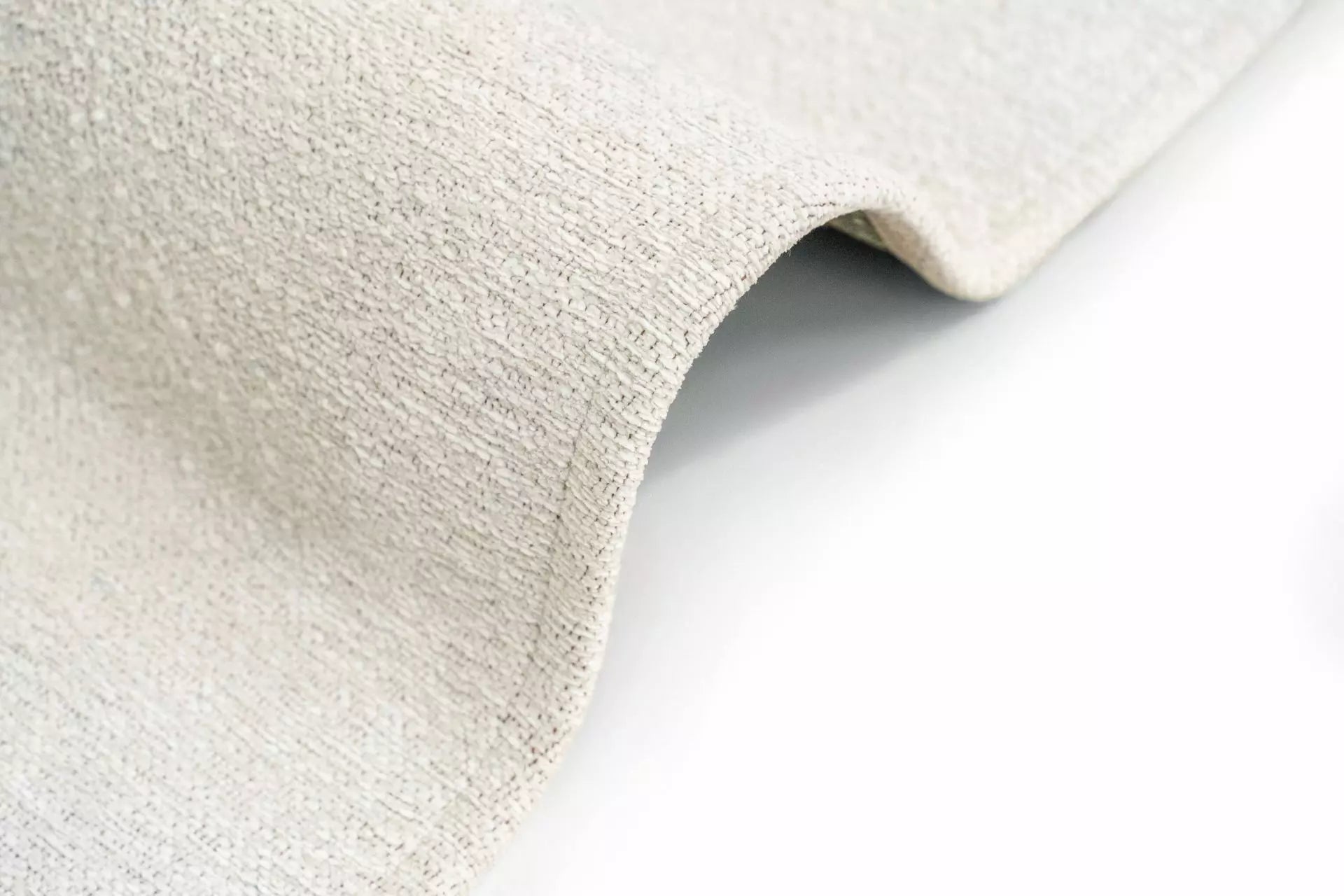 DROP rug white with yellow