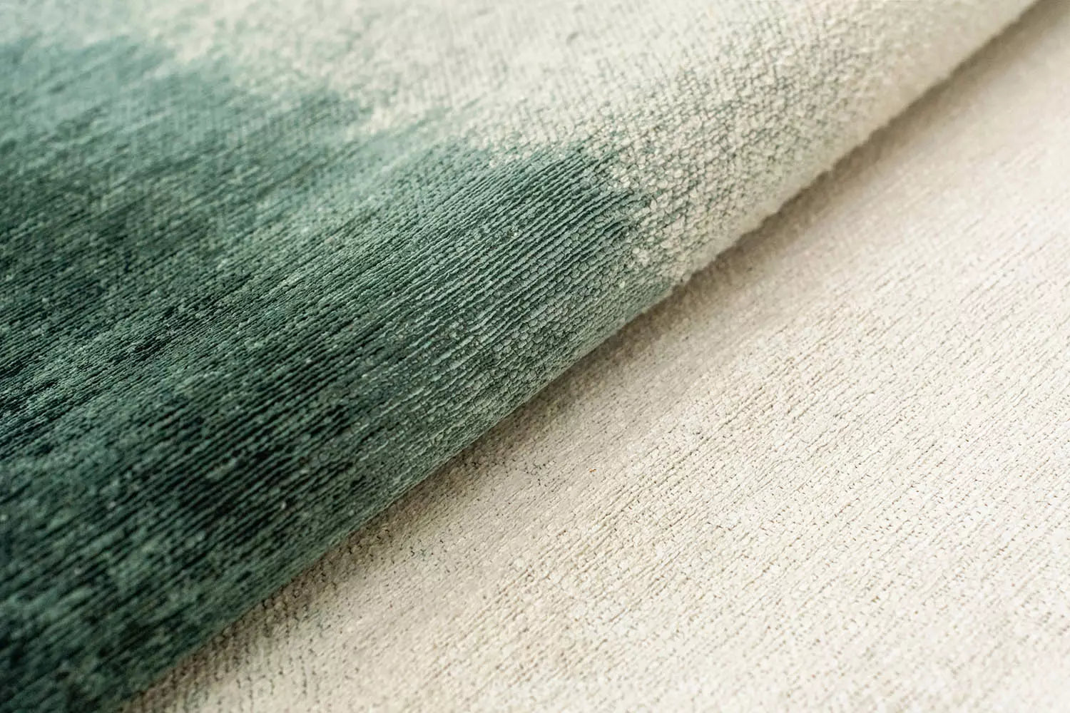 Teppich DROP weiß mit dunkelgrün