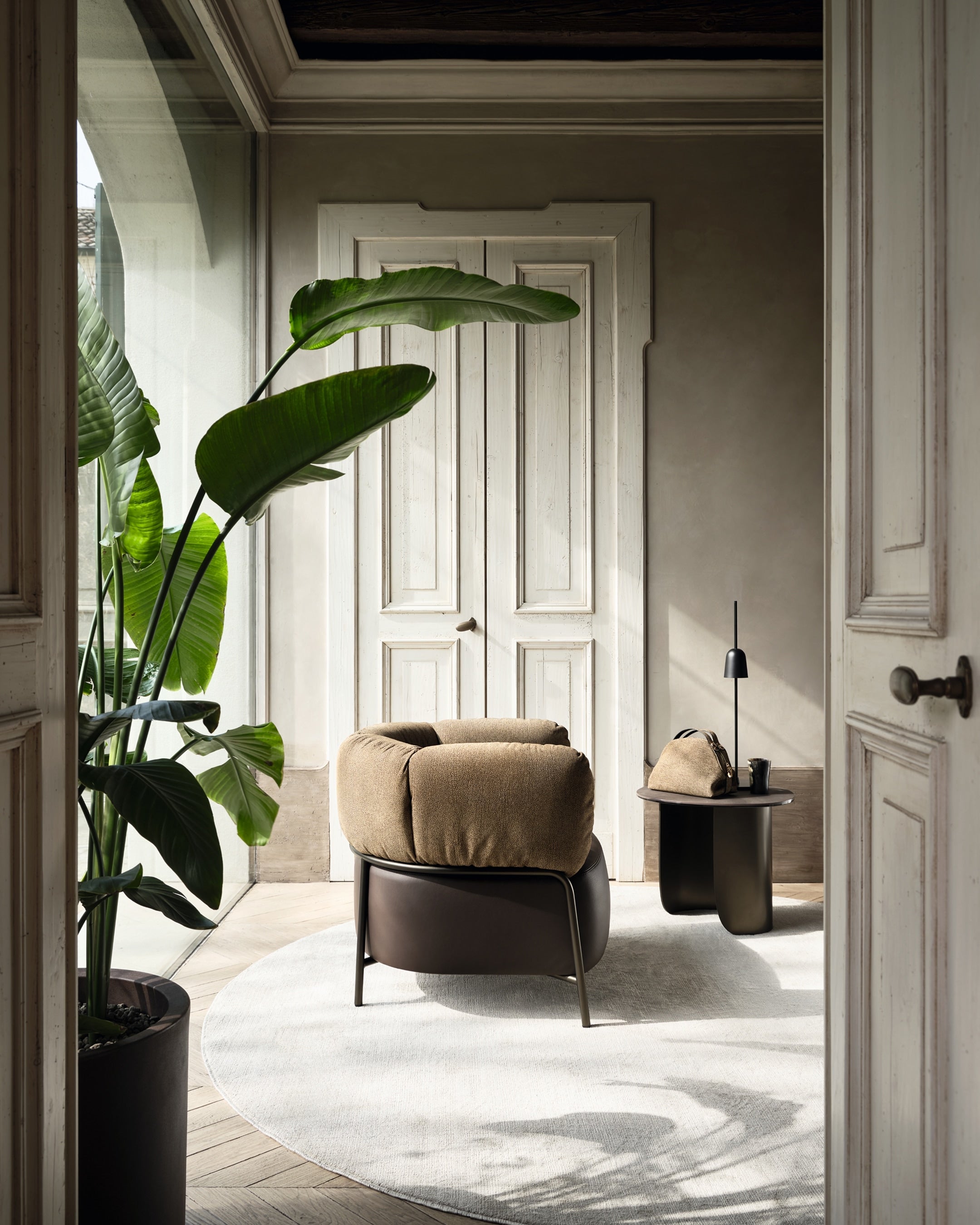 Armchair QUADROTTA brown base