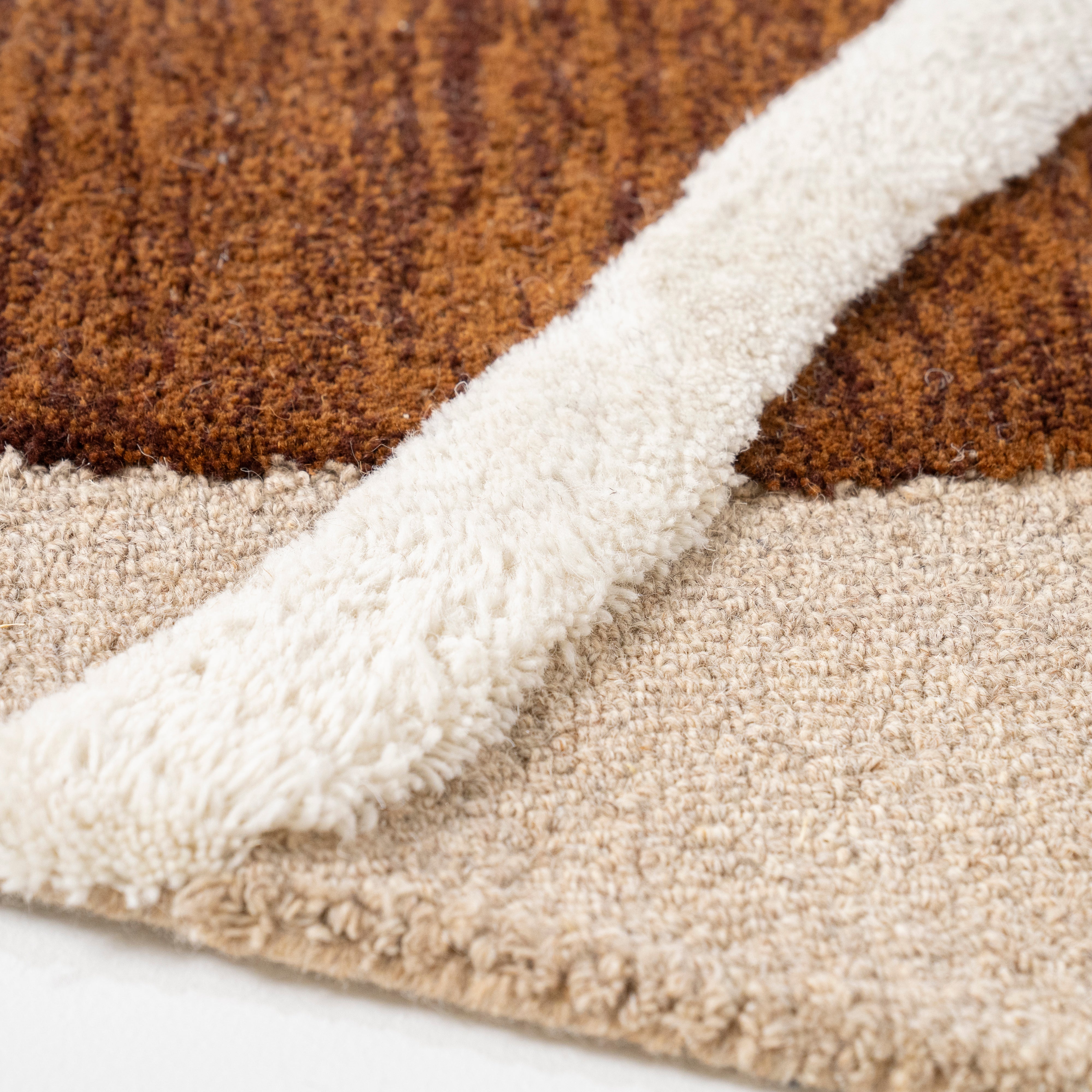 Oval rug OGANI beige with brown
