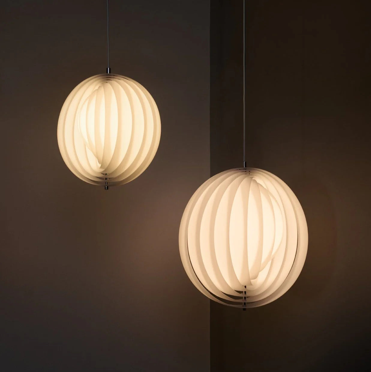 Lampa wisząca MOON opal – Verpan