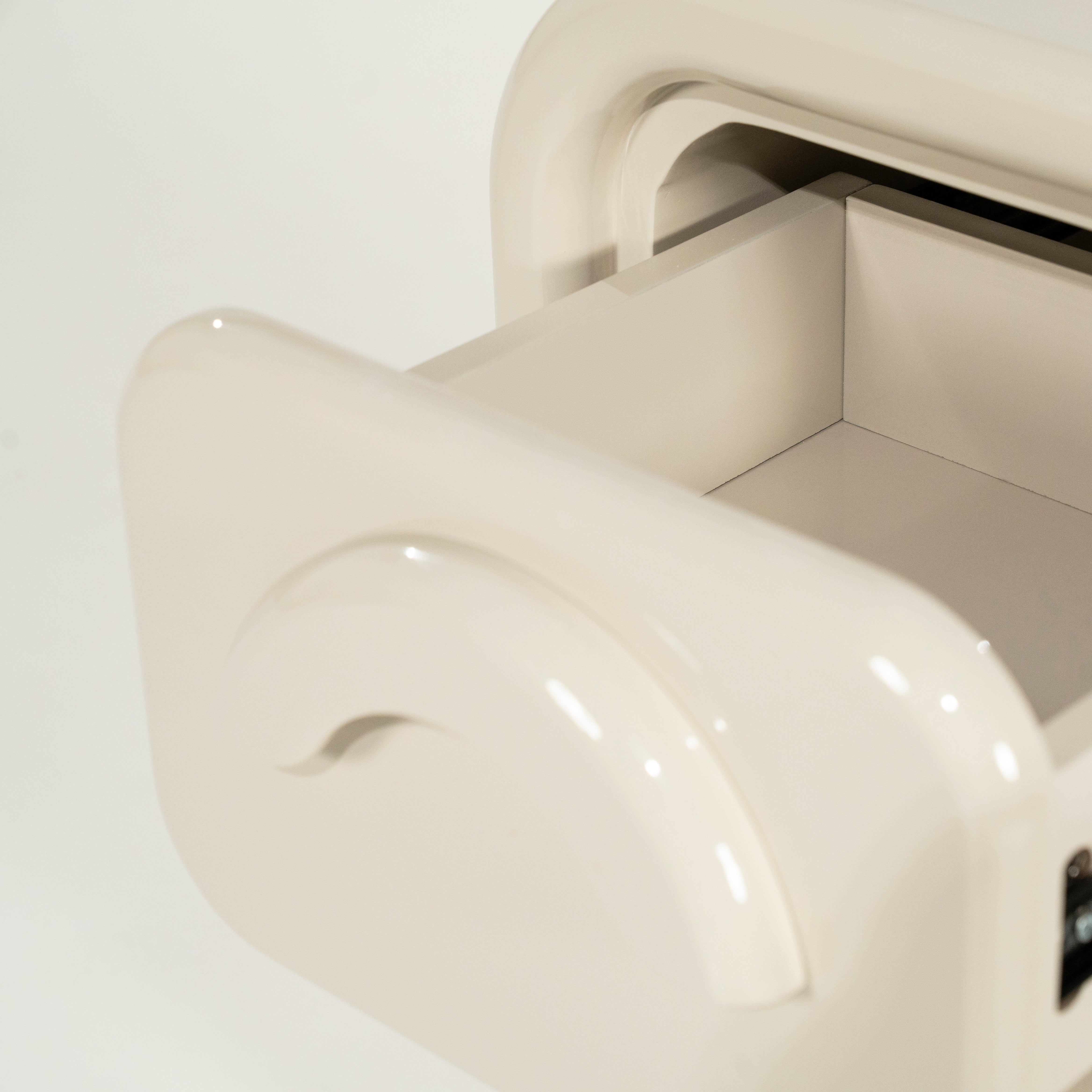 GUBBY Beige Chest of Drawers