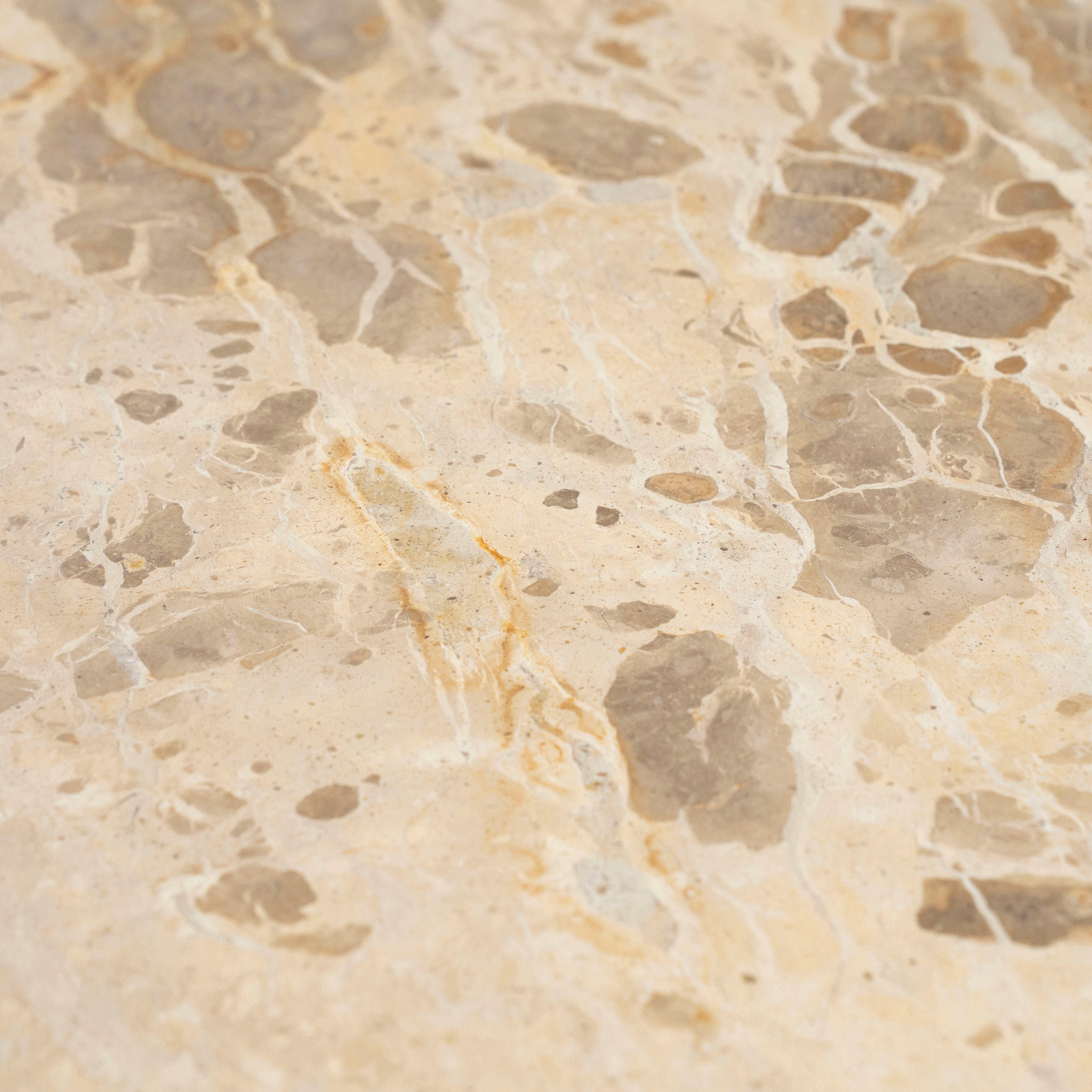 Couchtisch MARNISH aus Marmor mit einer Basis aus Mangoholz