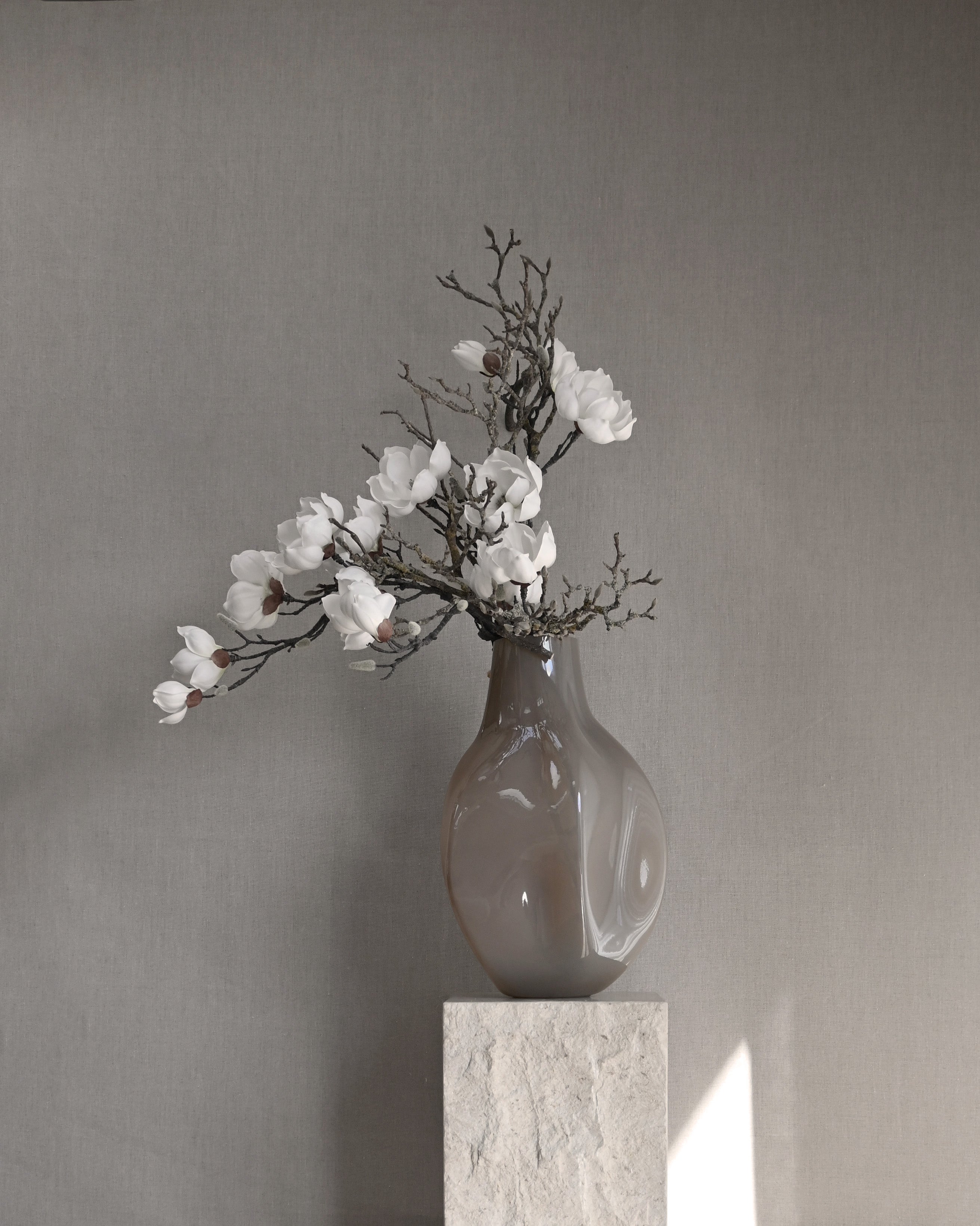 BAKKU dark beige glass vase