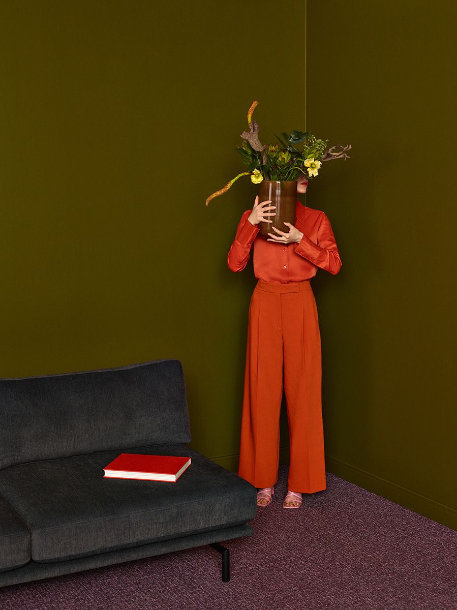 Ecksofa für 4 Personen linksseitig BRIXTON gepolstert mit schwarzem Gestell