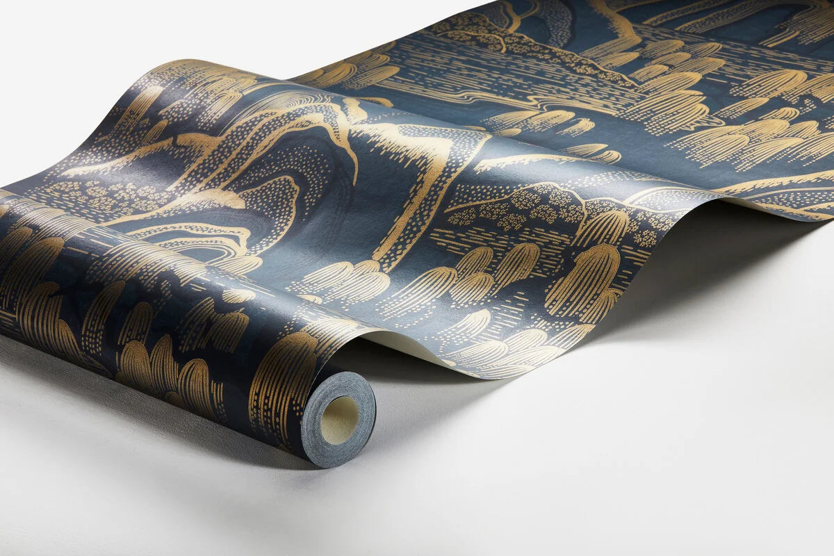 Vlies-Tapete mit Landschaft INDIGO GARDEN in Marineblau mit Gold